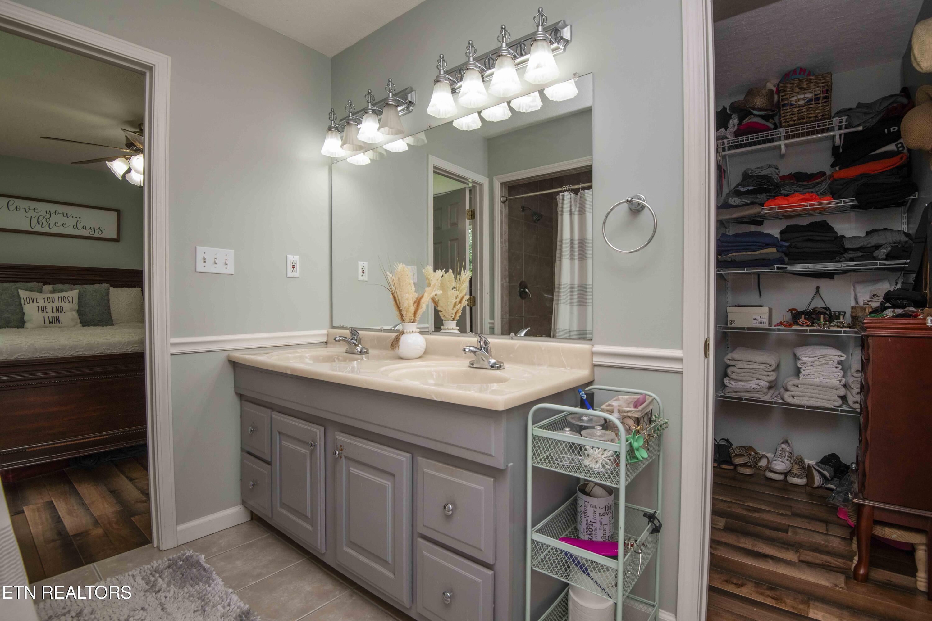 123 Southlake Drive Kingston TN 37763