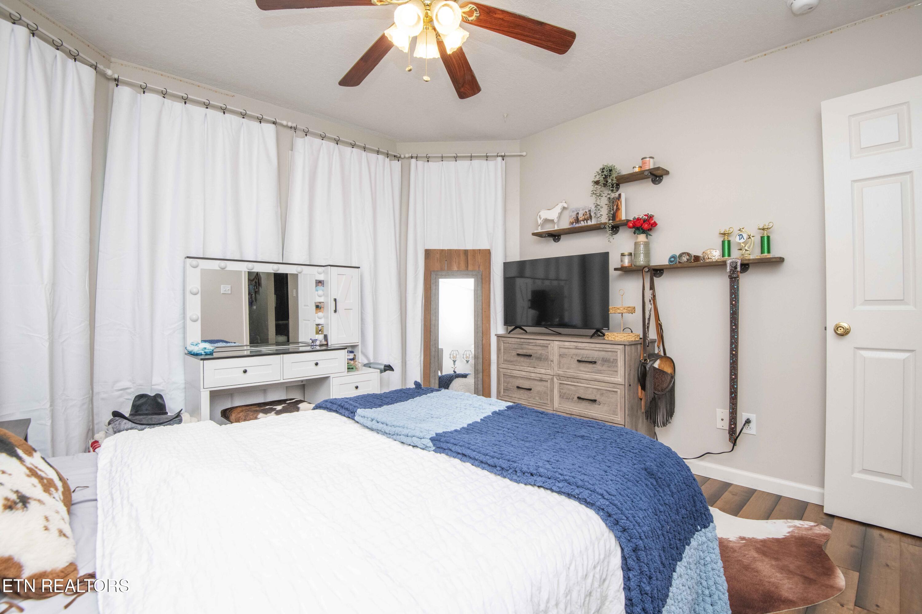 123 Southlake Drive Kingston TN 37763