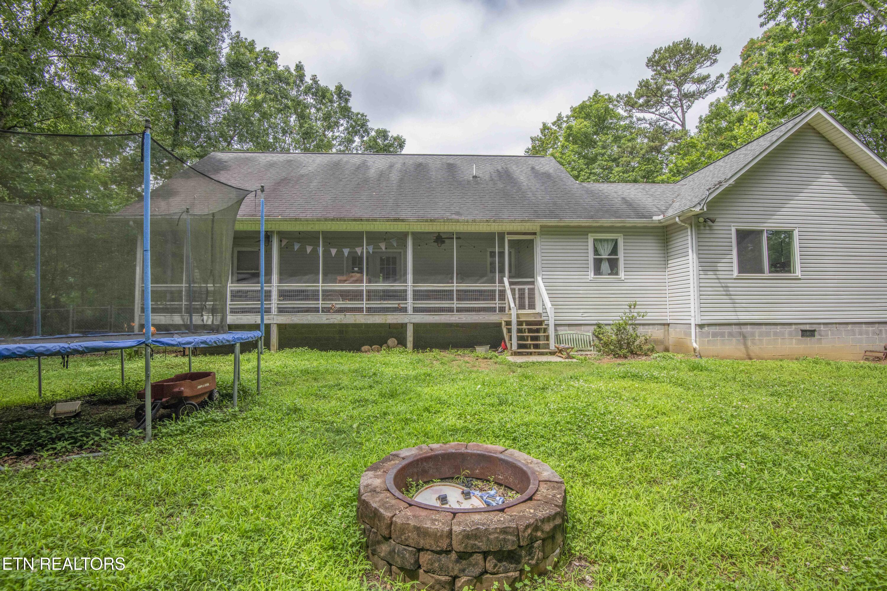 123 Southlake Drive Kingston TN 37763