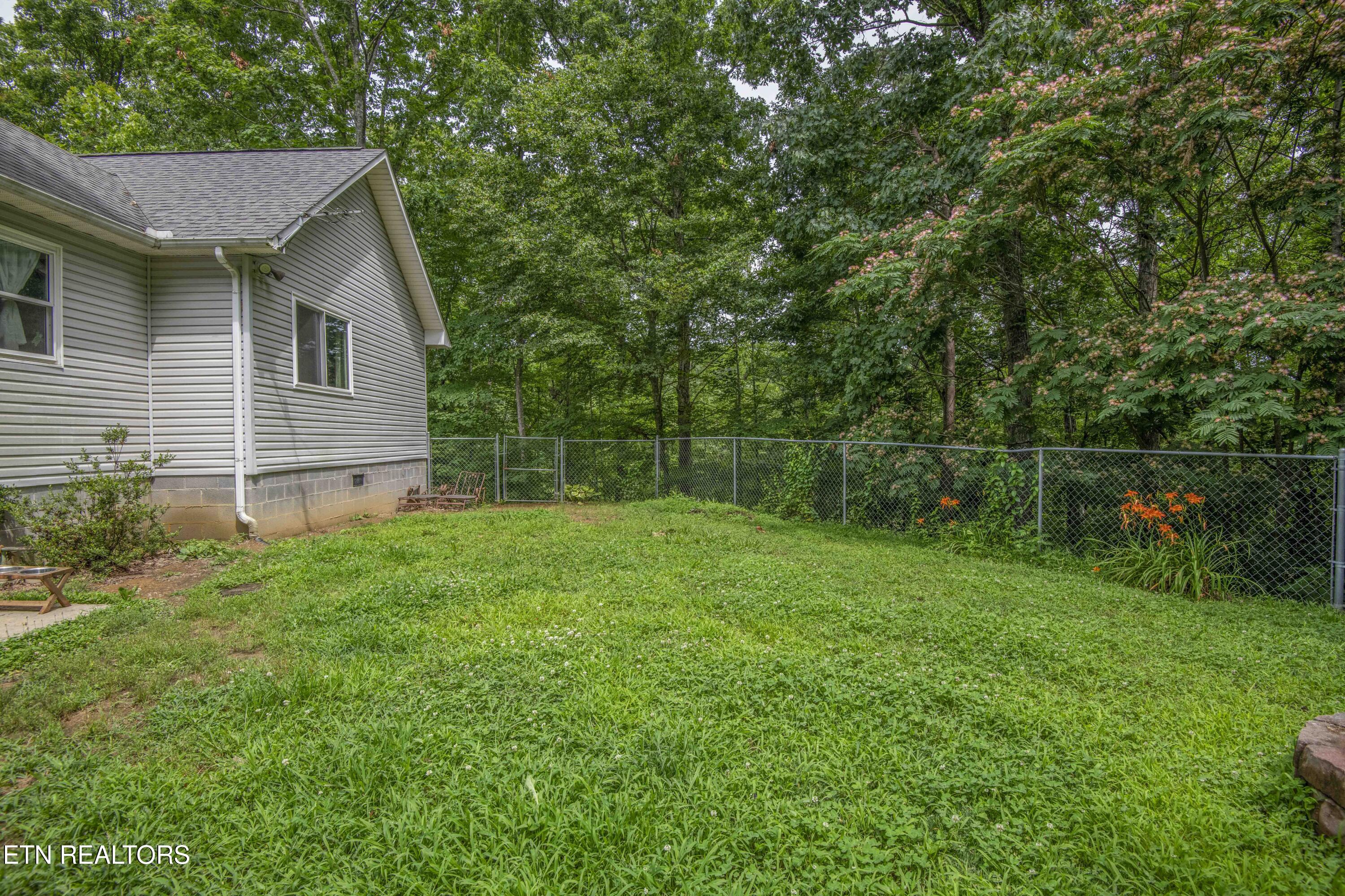 123 Southlake Drive Kingston TN 37763