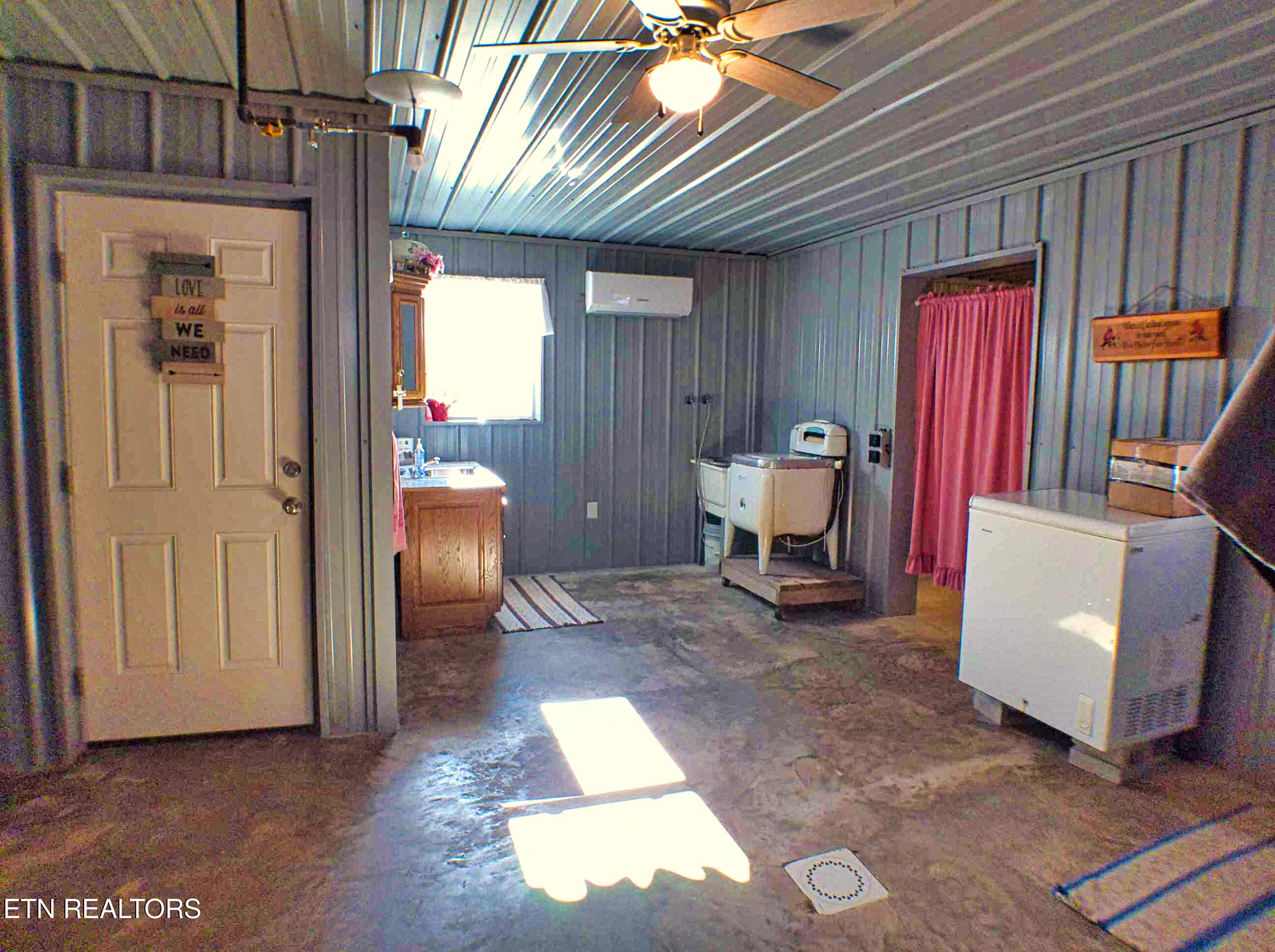 128 Knepp Road Deer Lodge TN 37726