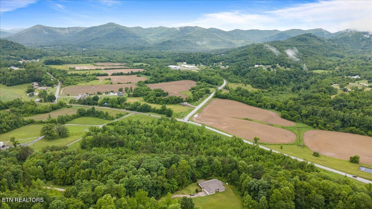 185 Valley View Lane Jellico TN 37762