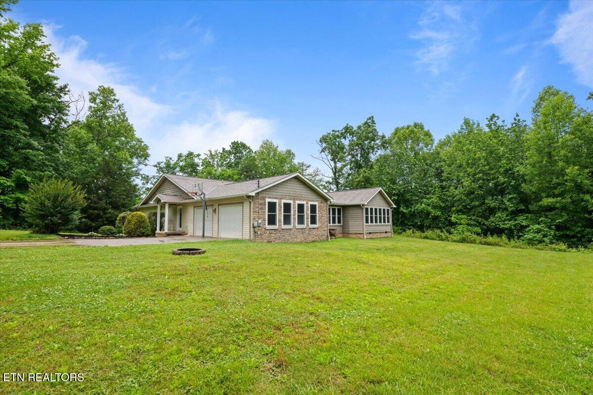 185 Valley View Lane Jellico TN 37762