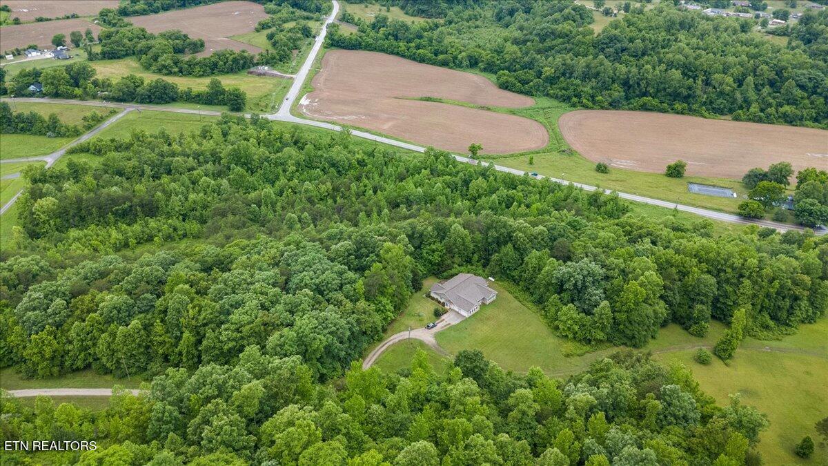 185 Valley View Lane Jellico TN 37762