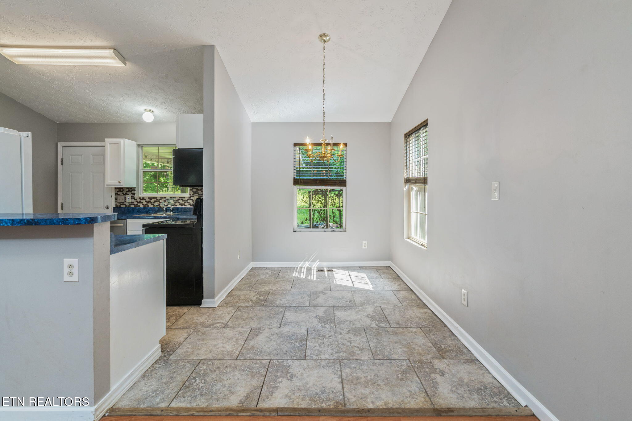 1041 SW Spring Drive Knoxville TN 37920