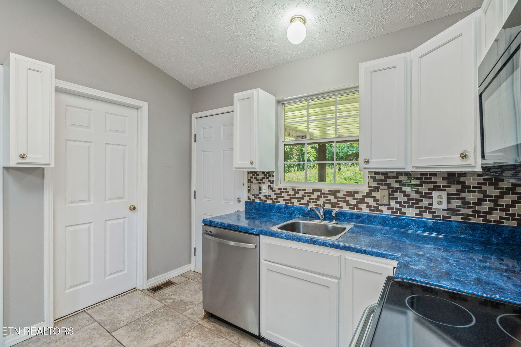 1041 SW Spring Drive Knoxville TN 37920