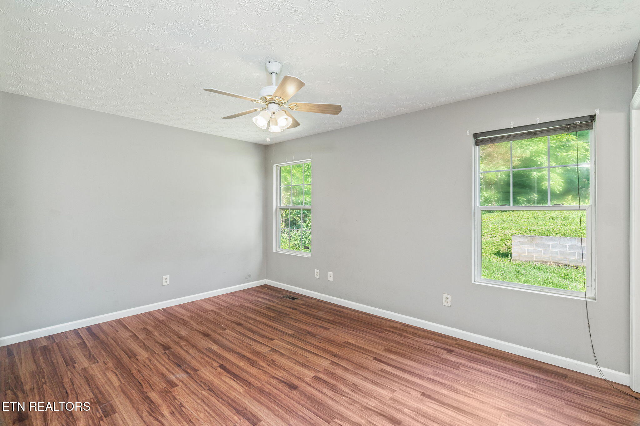 1041 SW Spring Drive Knoxville TN 37920