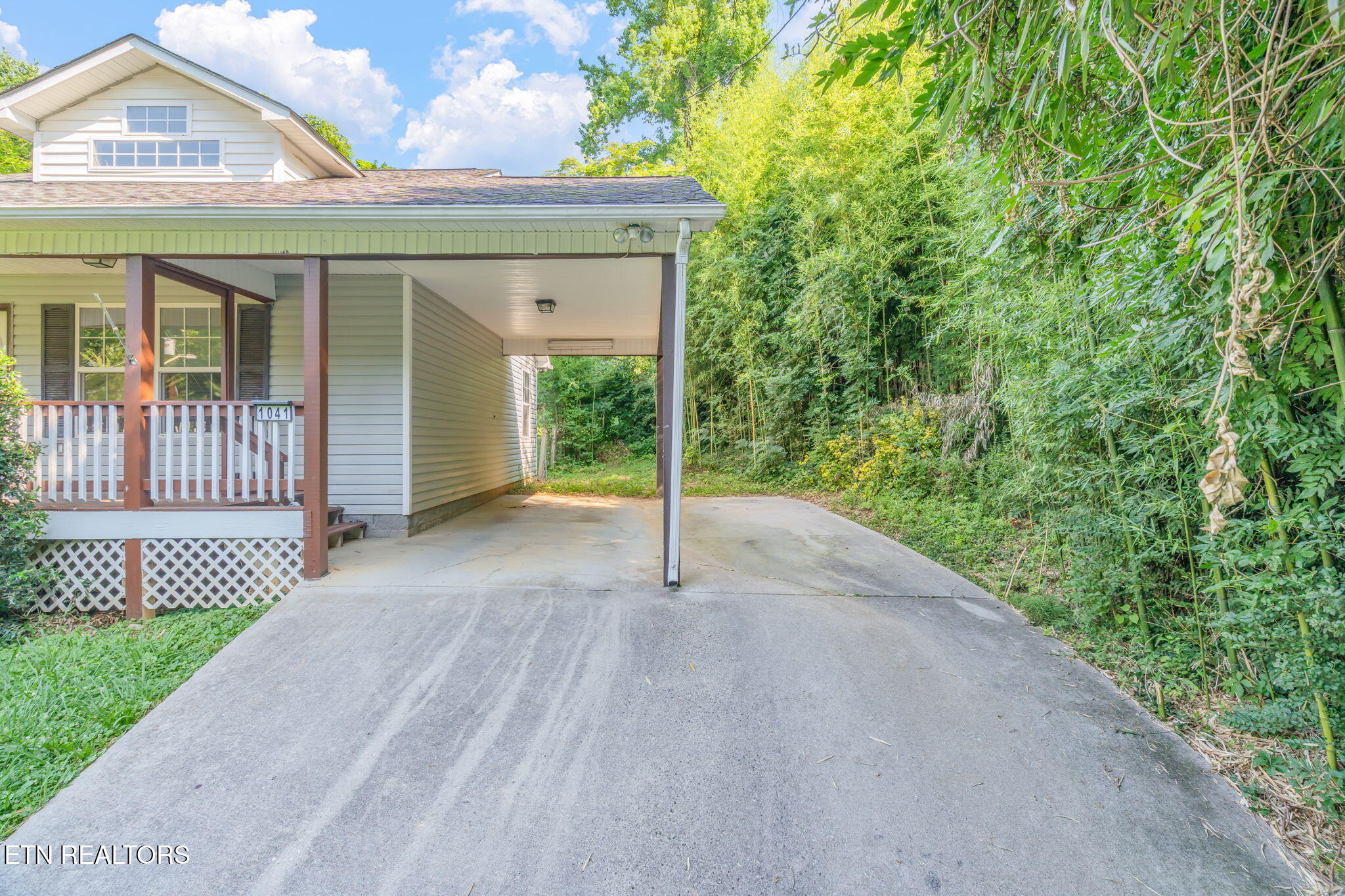 1041 SW Spring Drive Knoxville TN 37920