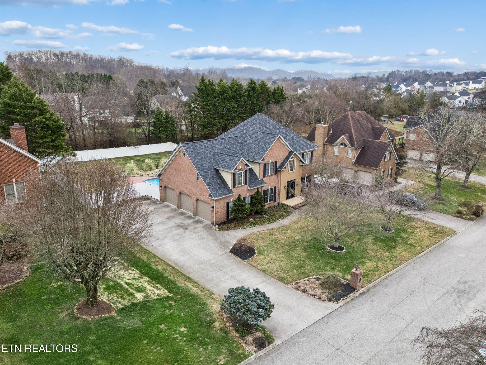 1330 Berkley Hills Lane Powell TN 37849