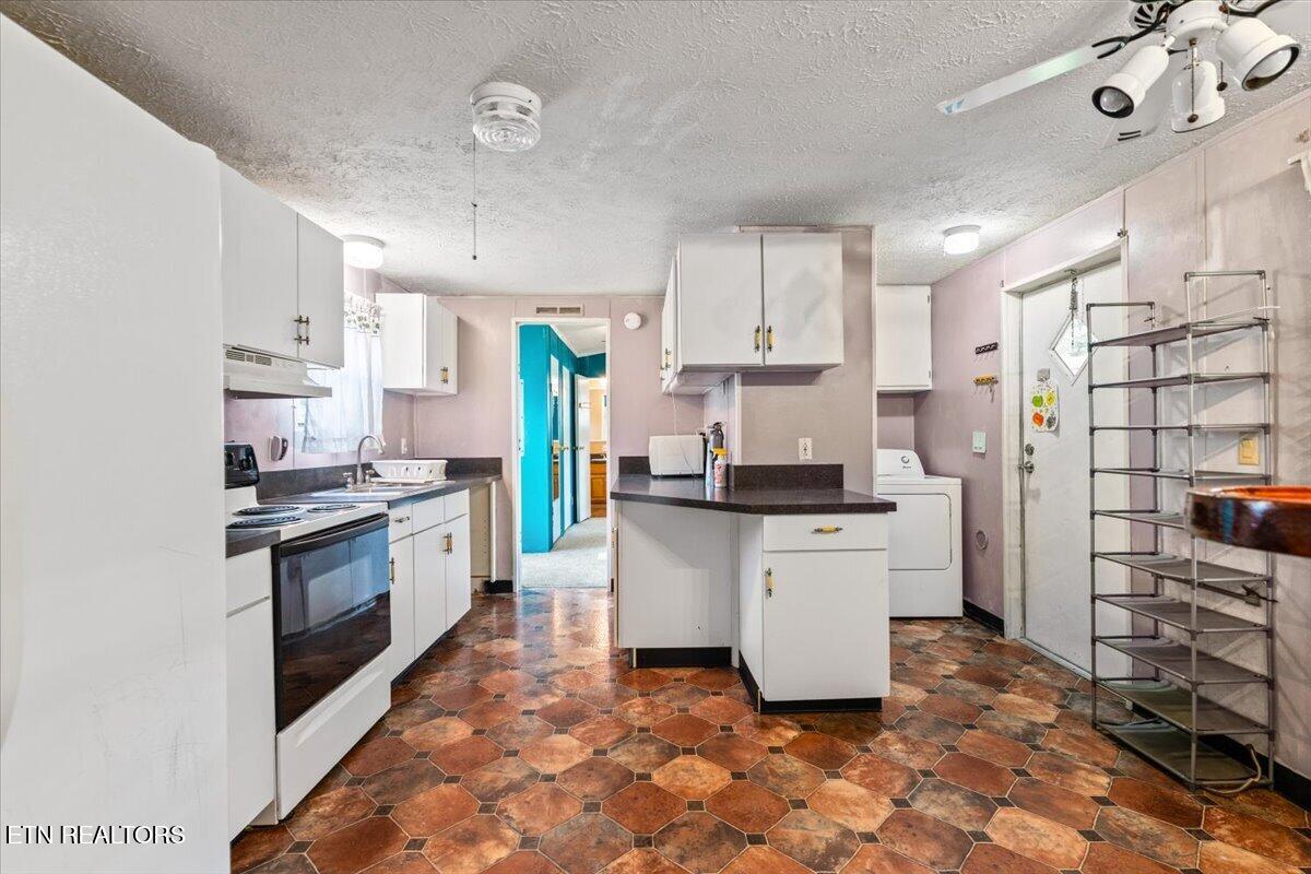 166 Andrew Lane Jacksboro TN 37757