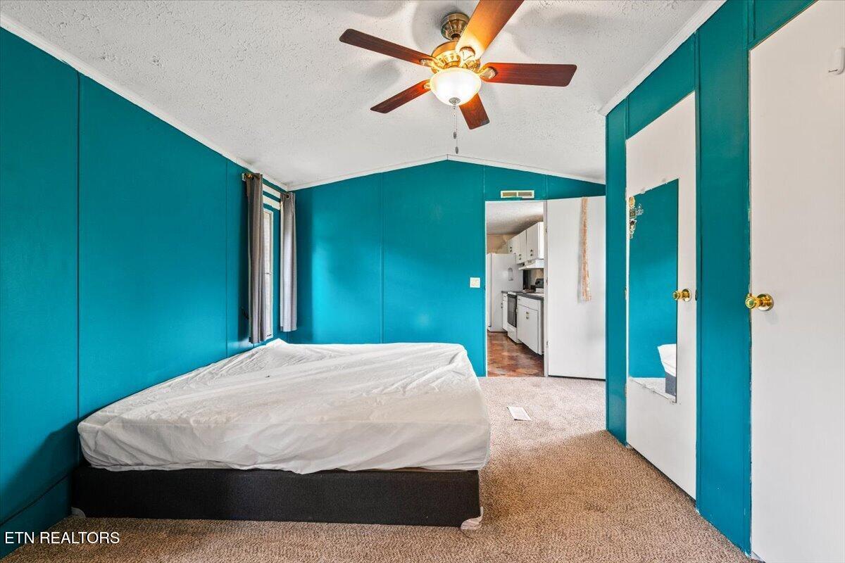 166 Andrew Lane Jacksboro TN 37757