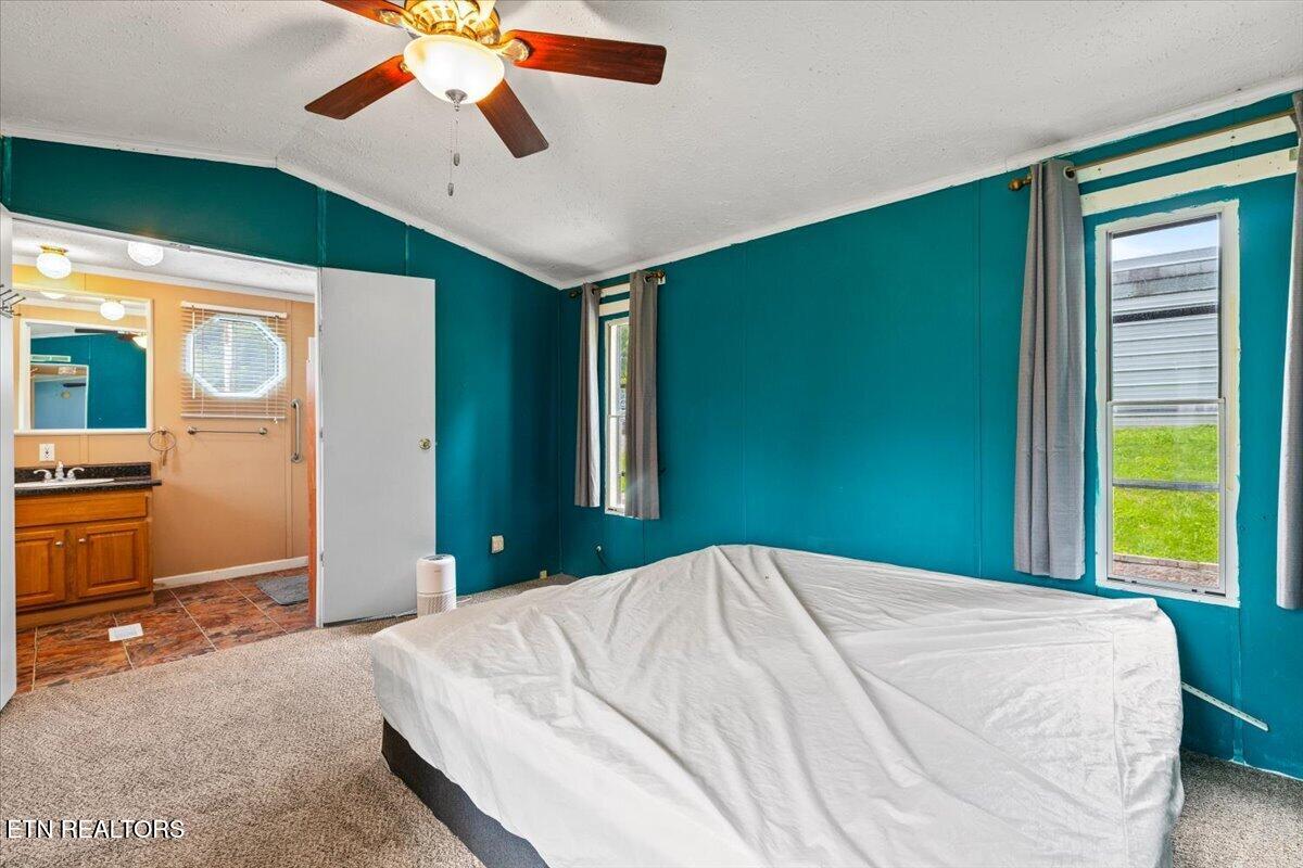166 Andrew Lane Jacksboro TN 37757