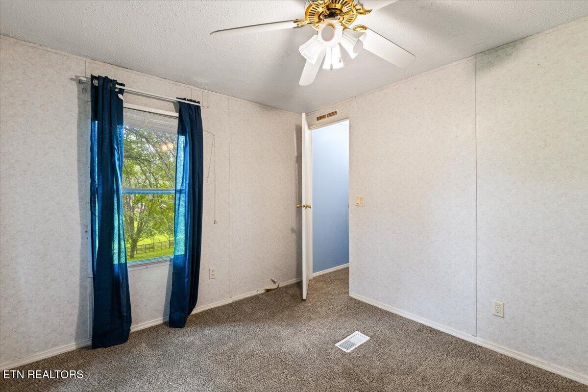 166 Andrew Lane Jacksboro TN 37757