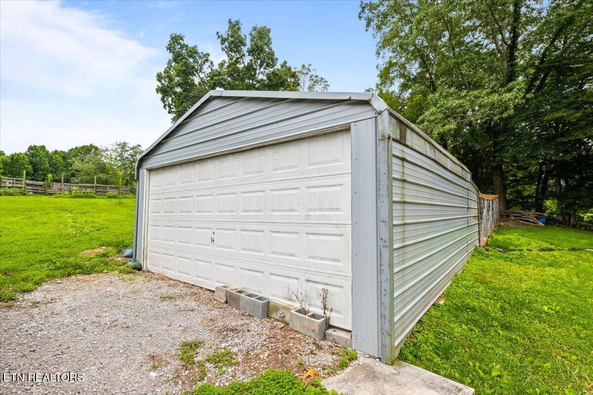 166 Andrew Lane Jacksboro TN 37757