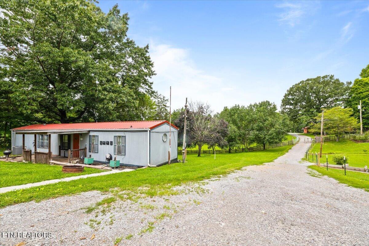 166 Andrew Lane Jacksboro TN 37757