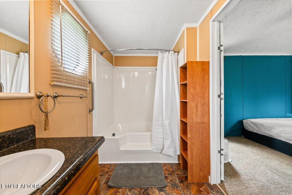 166 Andrew Lane Jacksboro TN 37757