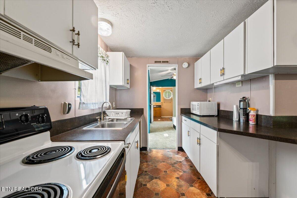 166 Andrew Lane Jacksboro TN 37757
