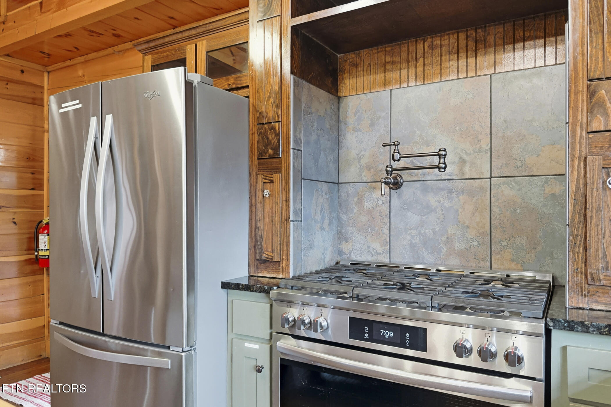 2906 Quiet Oak Way Pigeon Forge TN 37863