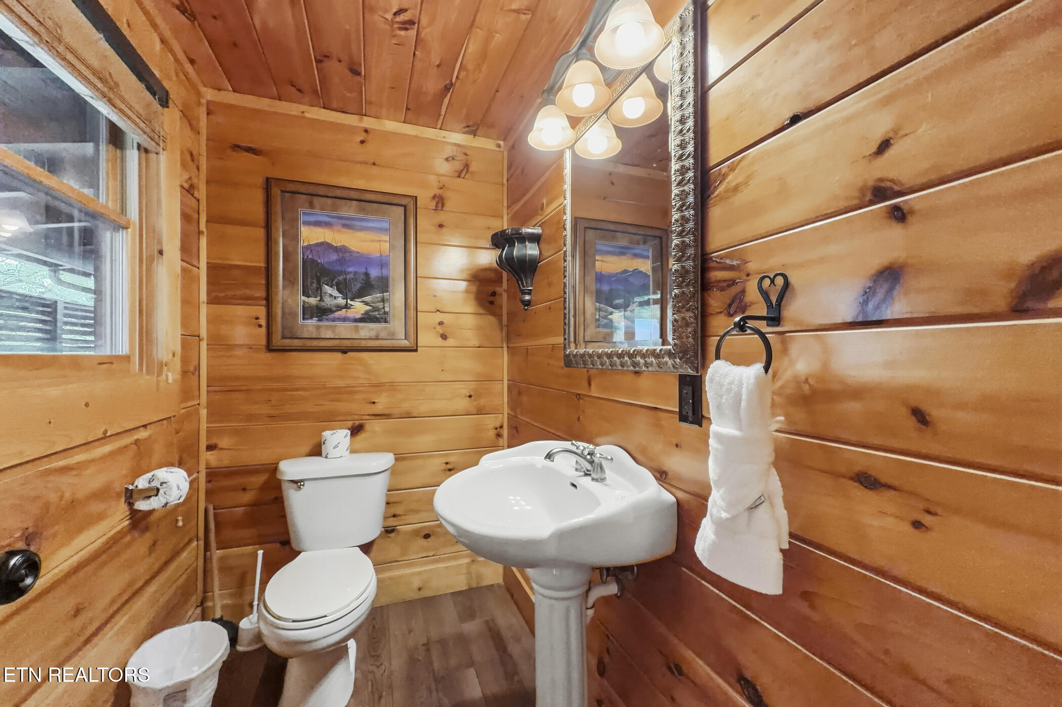 2906 Quiet Oak Way Pigeon Forge TN 37863