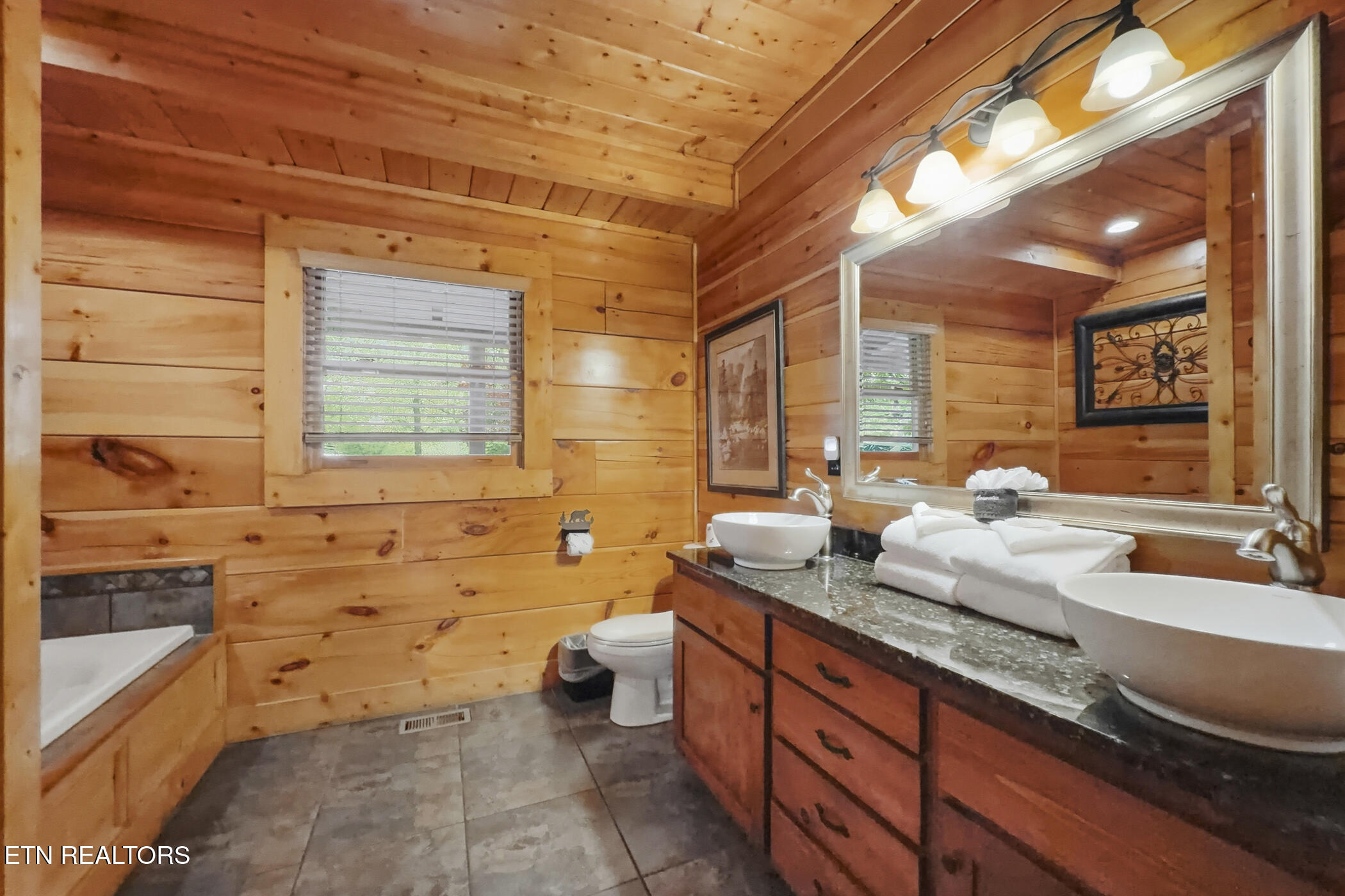 2906 Quiet Oak Way Pigeon Forge TN 37863