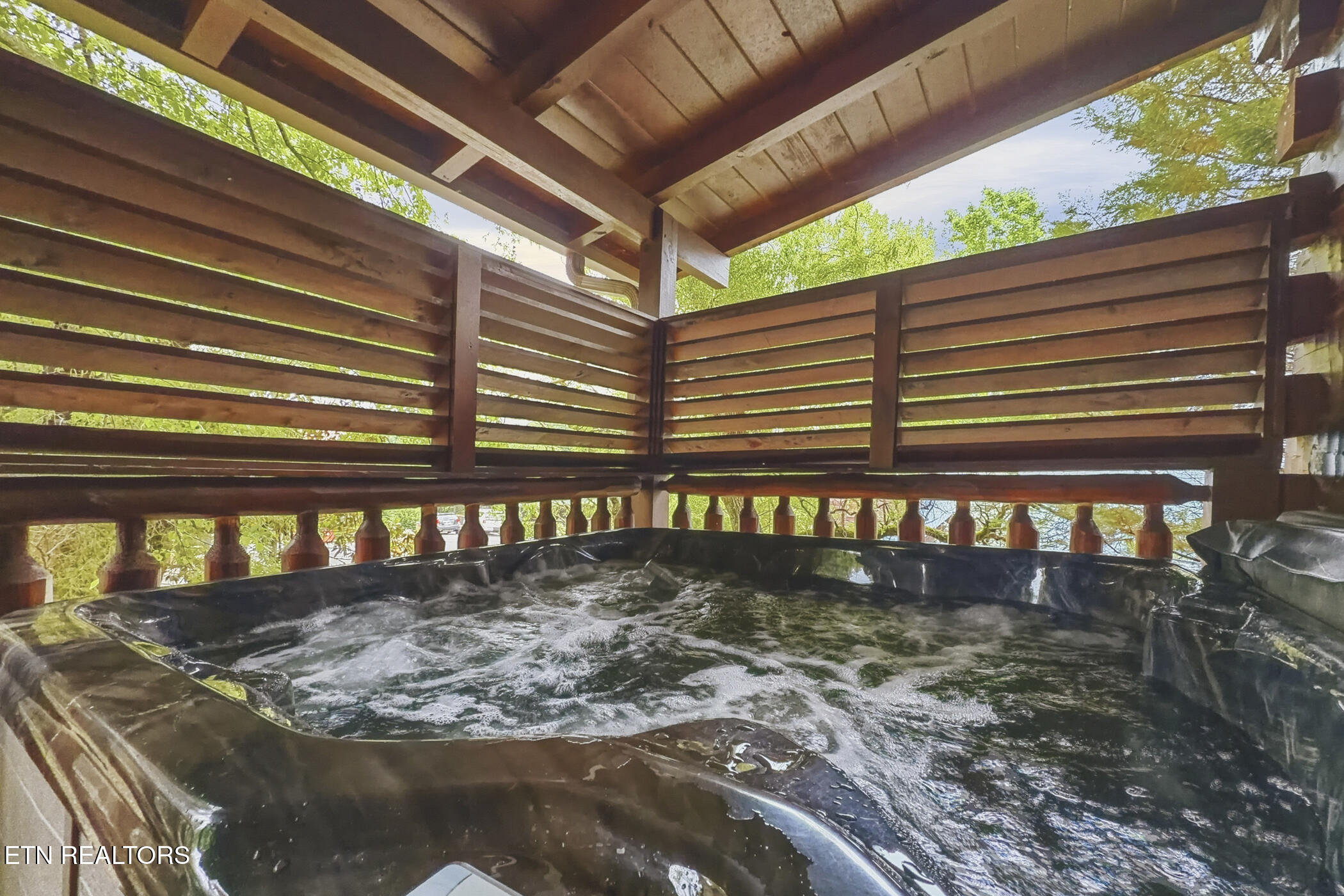 2906 Quiet Oak Way Pigeon Forge TN 37863