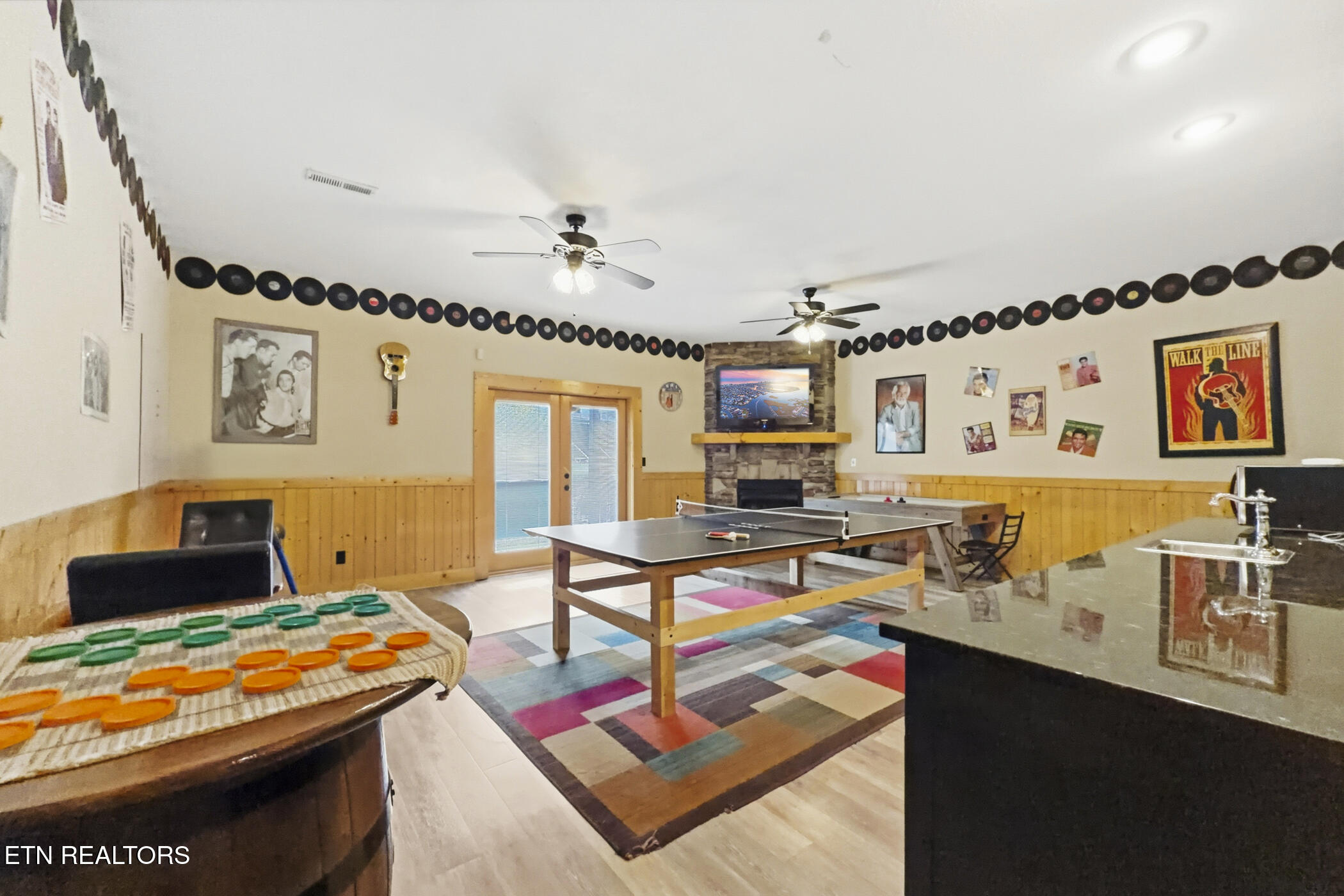 2906 Quiet Oak Way Pigeon Forge TN 37863