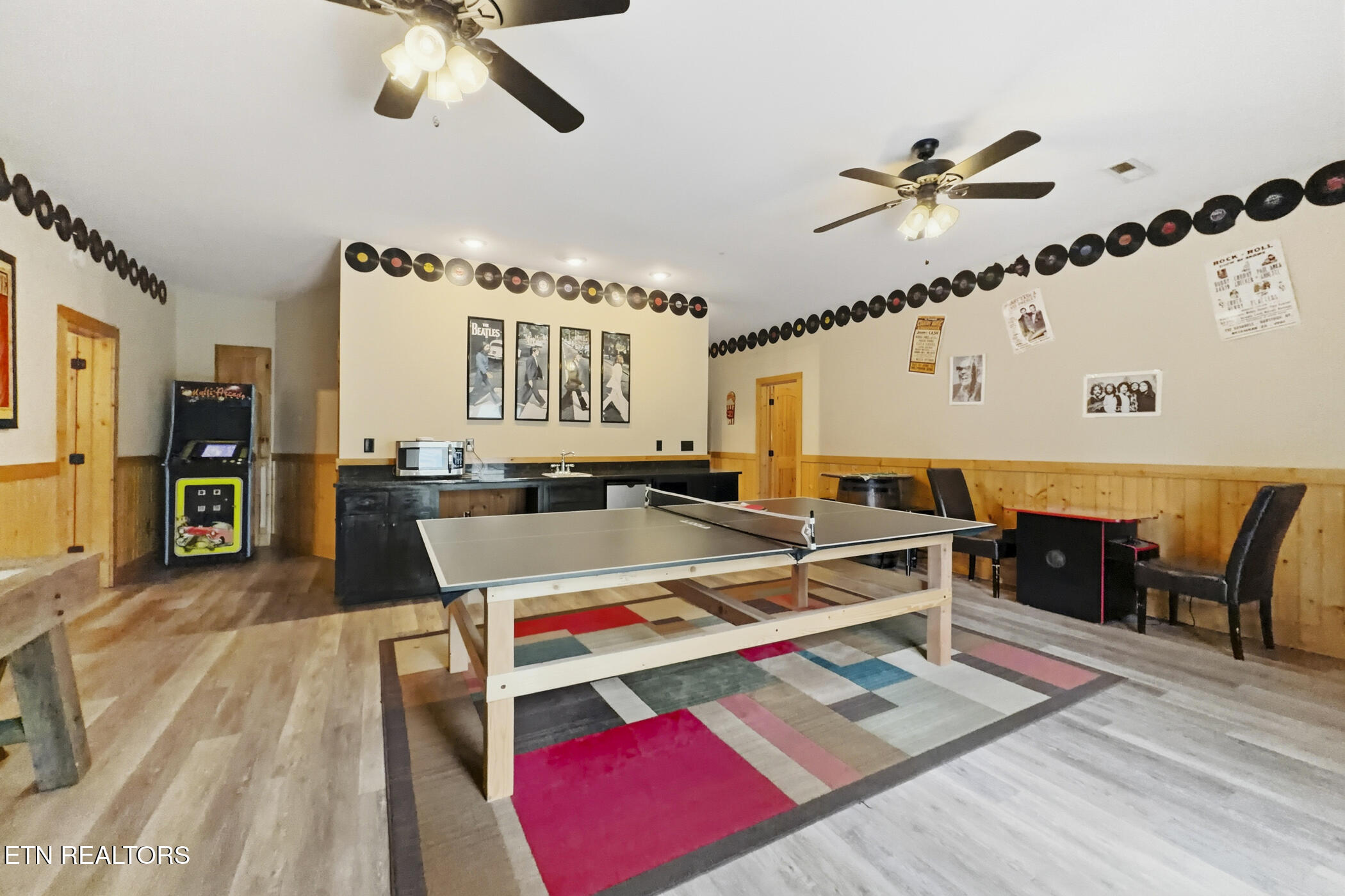2906 Quiet Oak Way Pigeon Forge TN 37863
