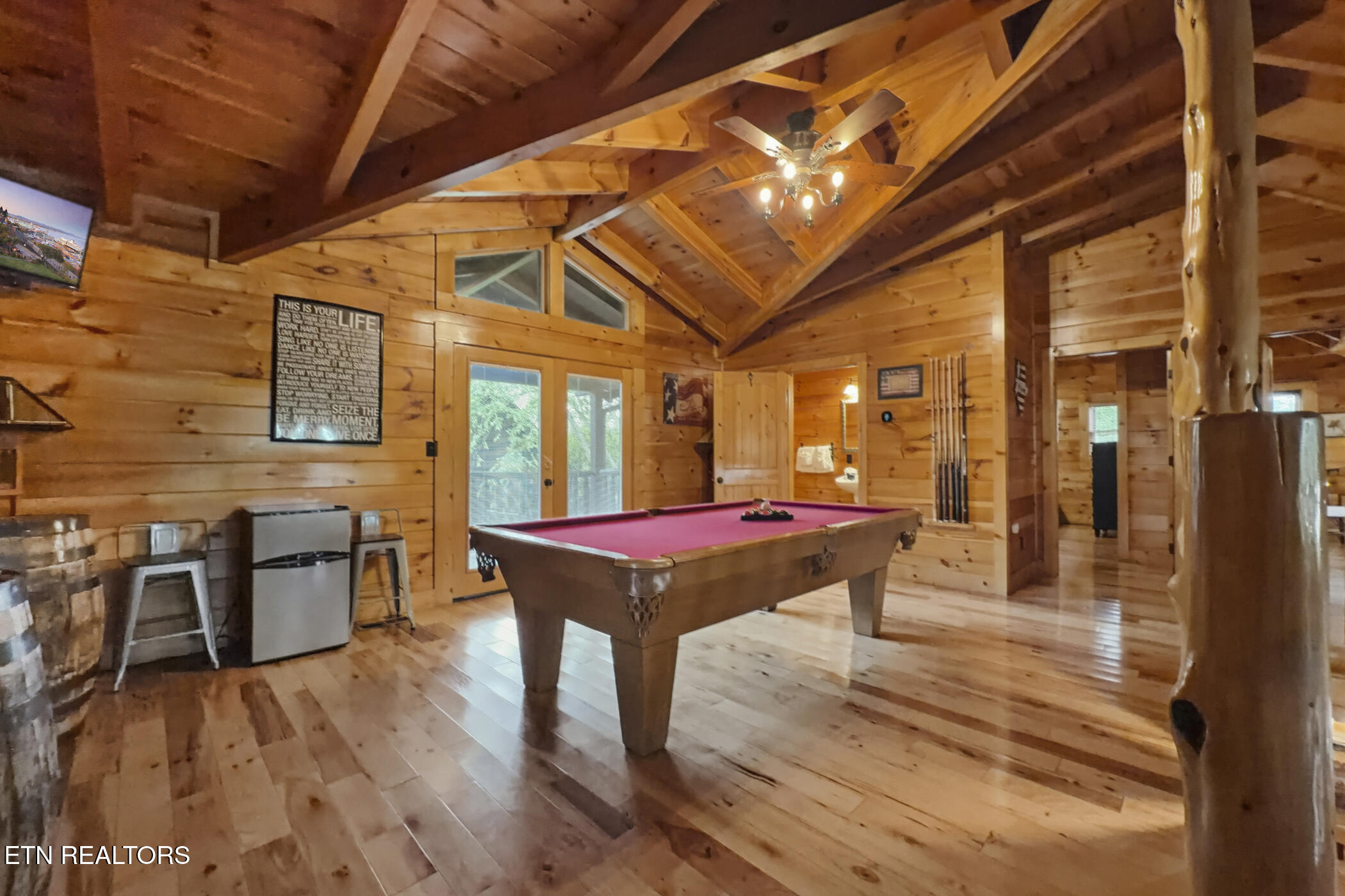 2906 Quiet Oak Way Pigeon Forge TN 37863