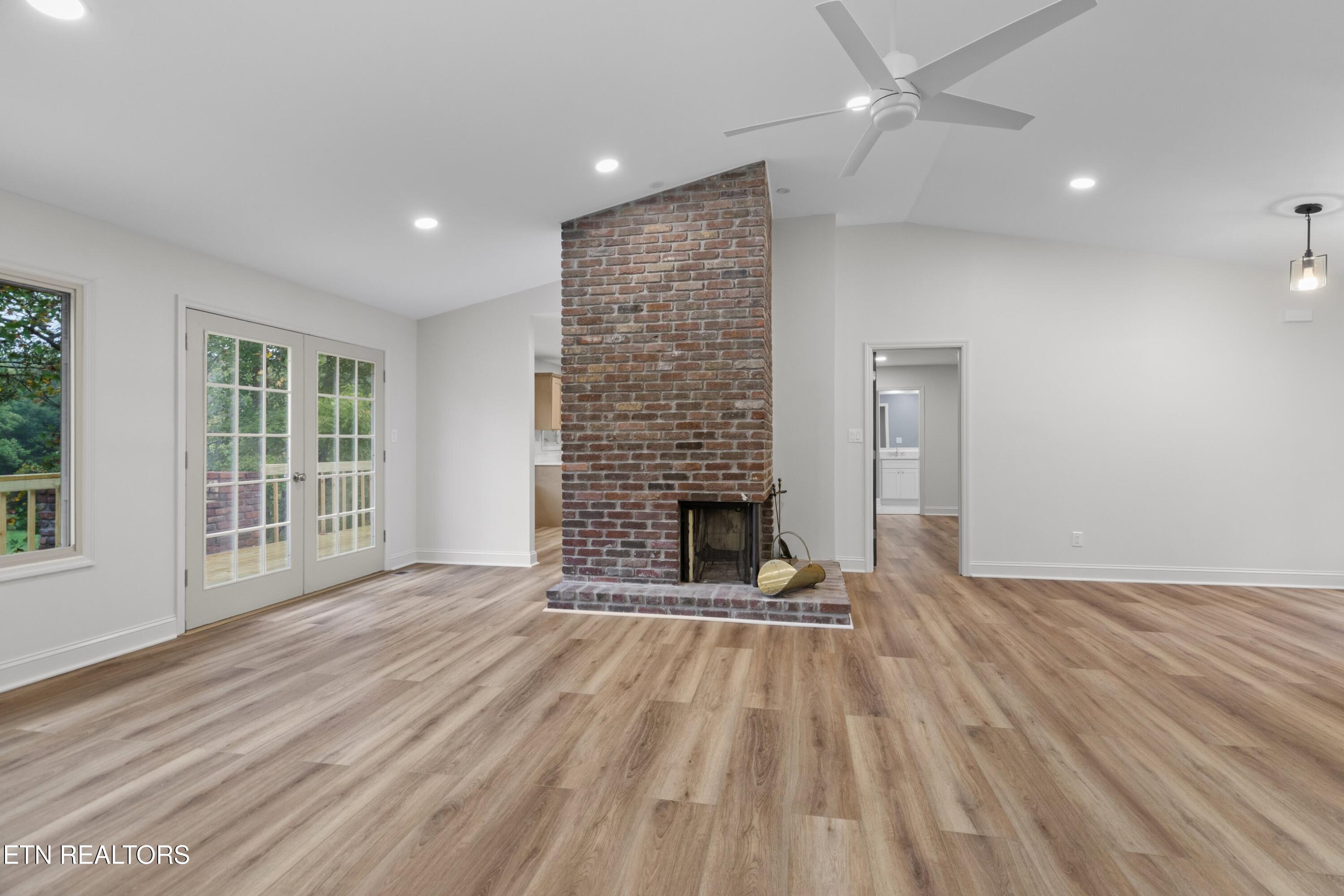 3320 Hazelwood Court Baneberry TN 37890