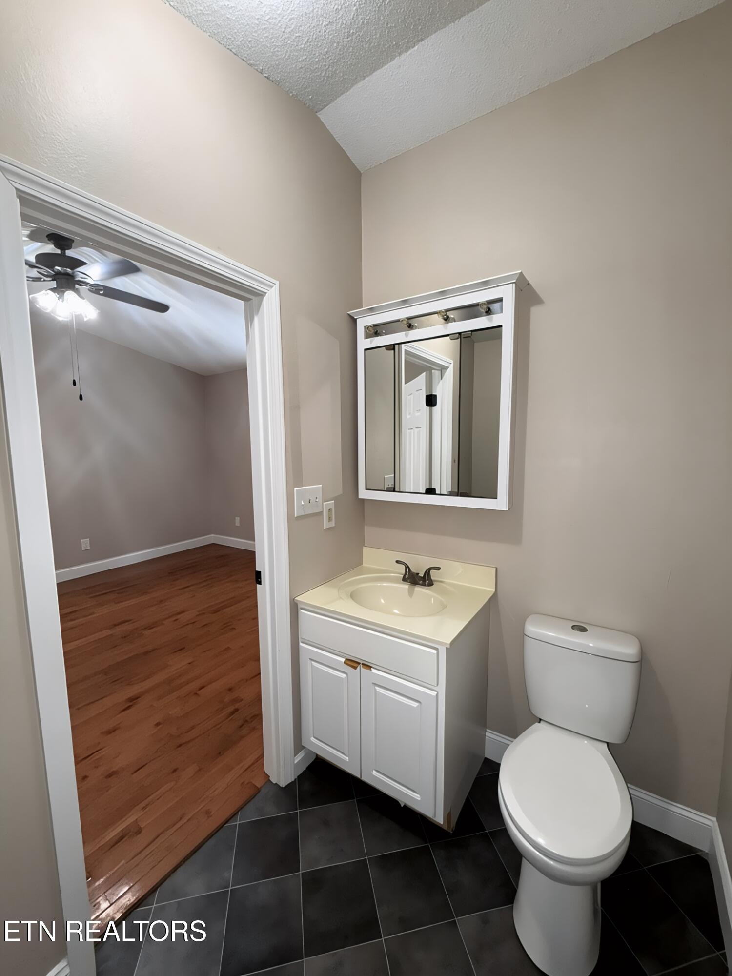 118 E Kentucky Avenue Lafollette TN 37766