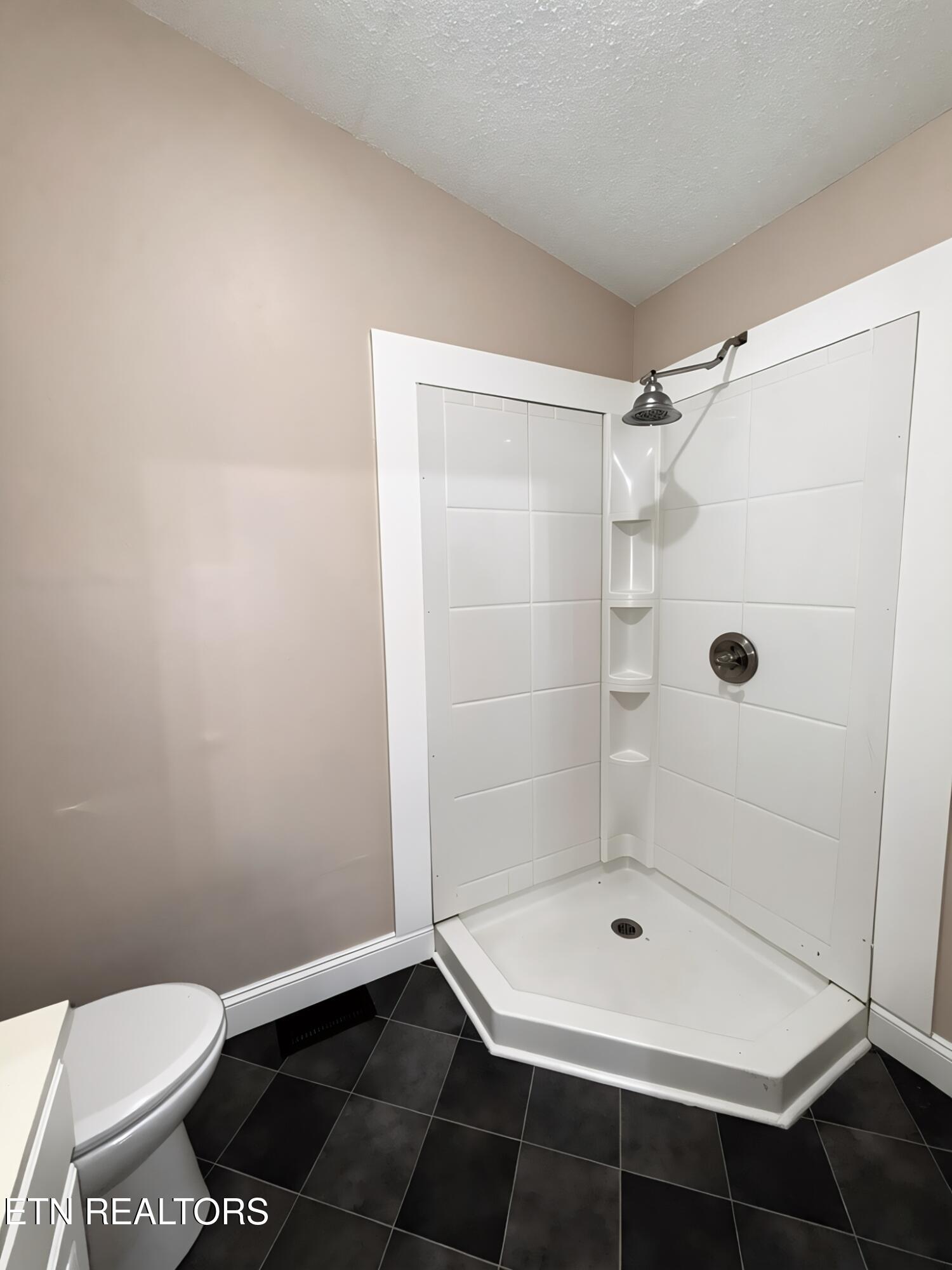 118 E Kentucky Avenue Lafollette TN 37766