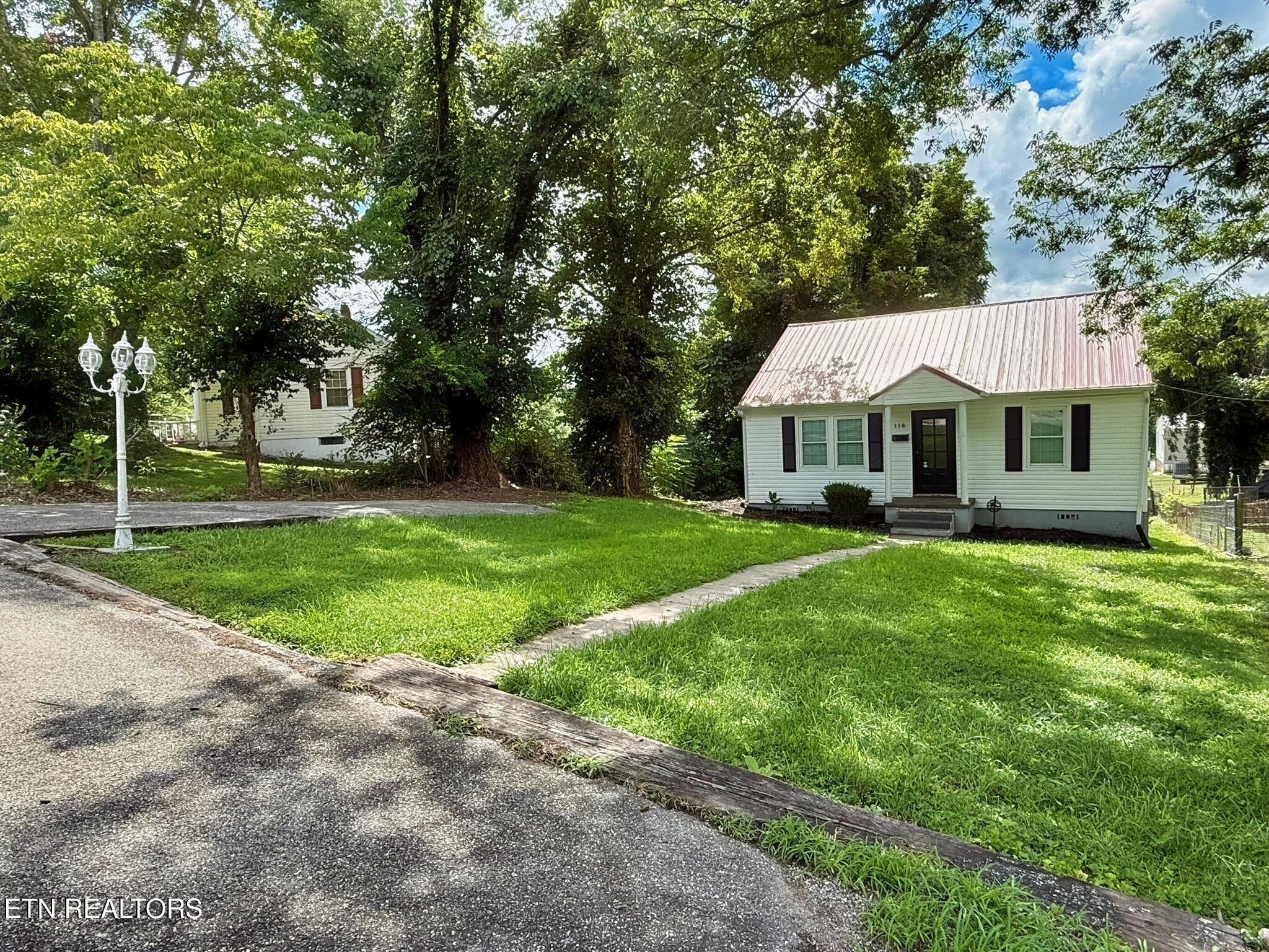 118 E Kentucky Avenue Lafollette TN 37766