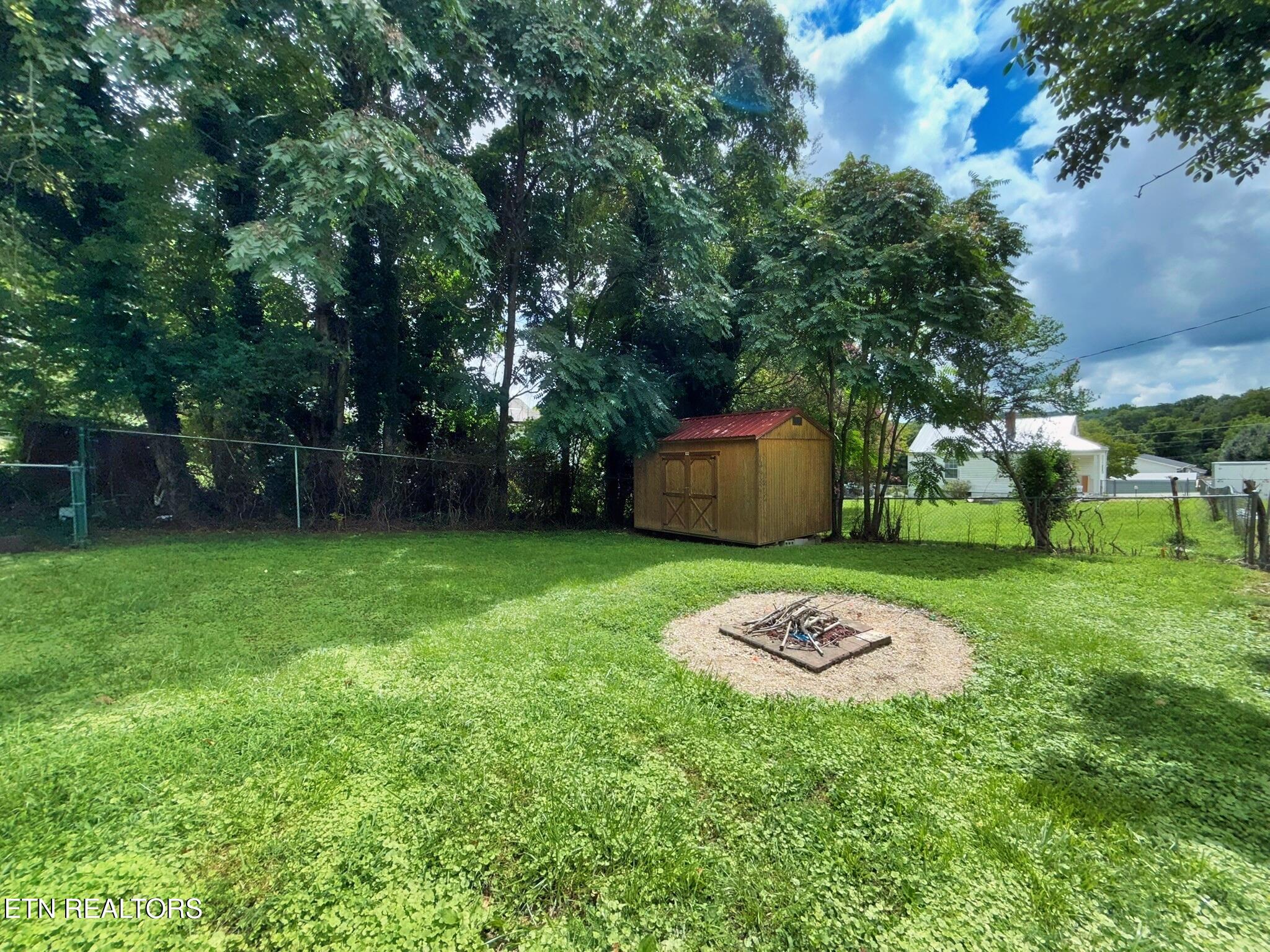 118 E Kentucky Avenue Lafollette TN 37766