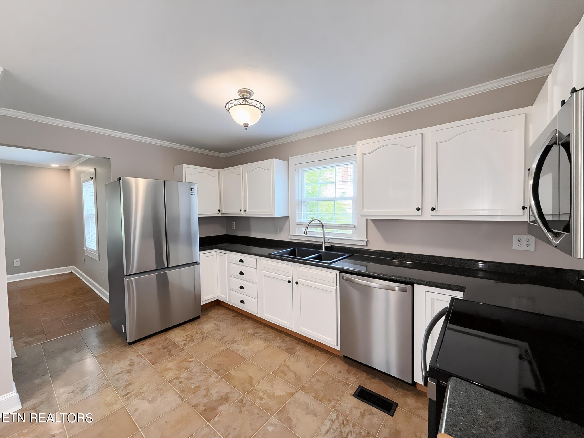 118 E Kentucky Avenue Lafollette TN 37766