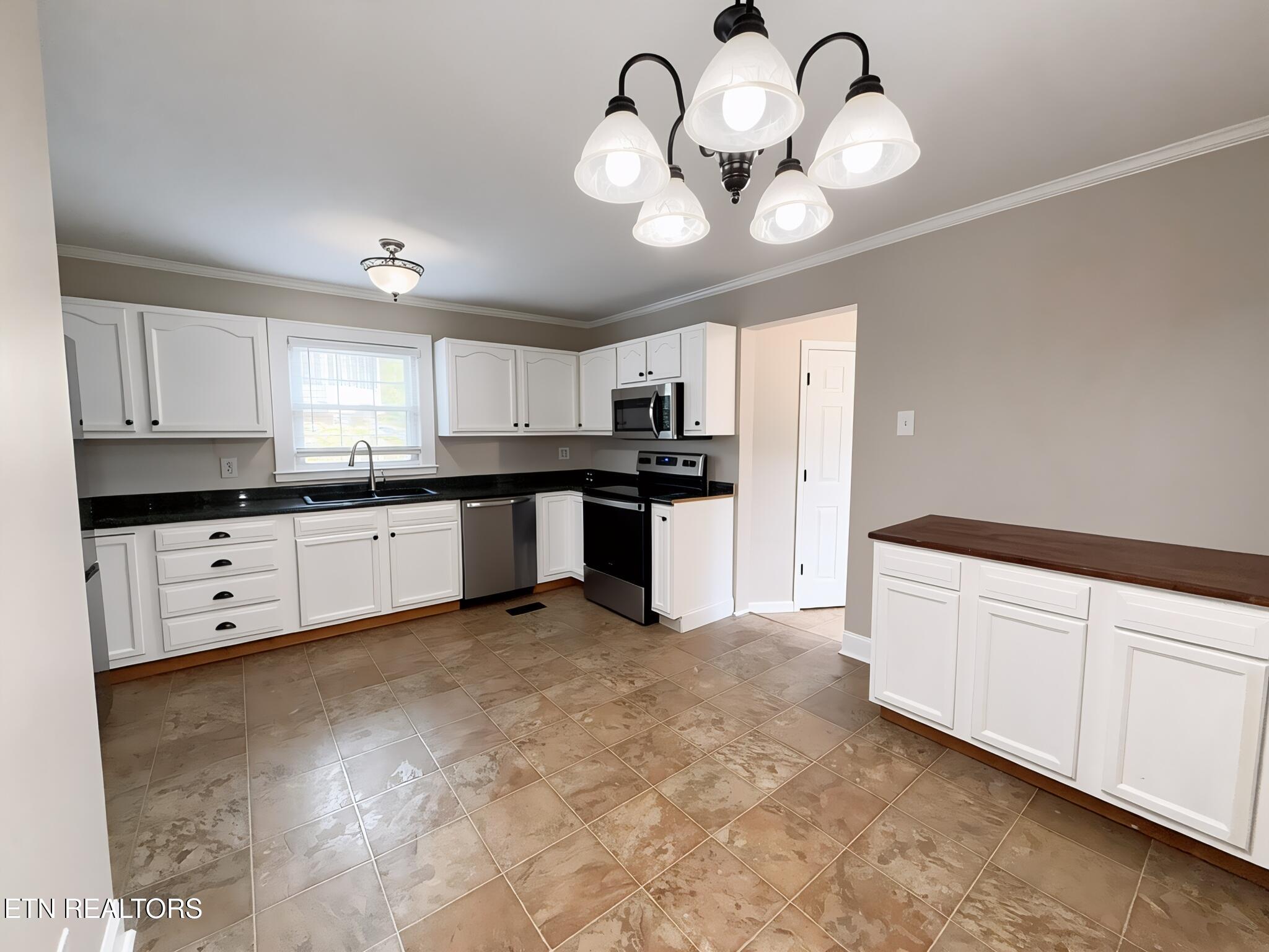 118 E Kentucky Avenue Lafollette TN 37766