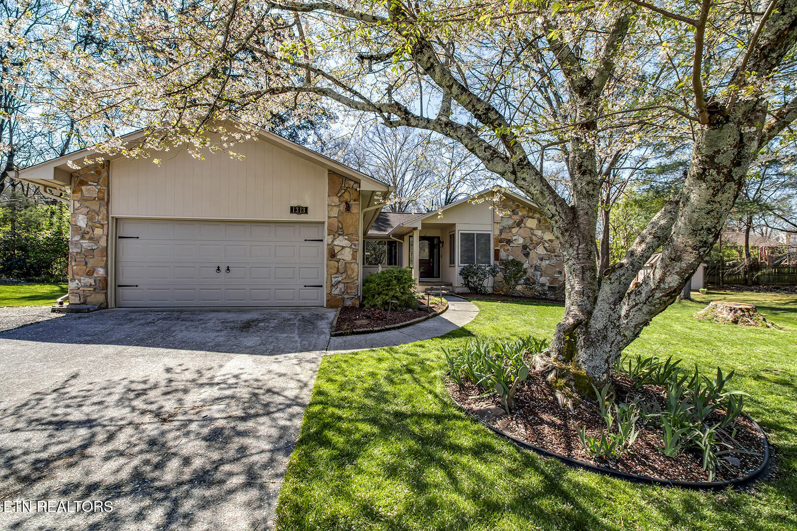 1313 Cherry Tree Lane Knoxville TN 37919
