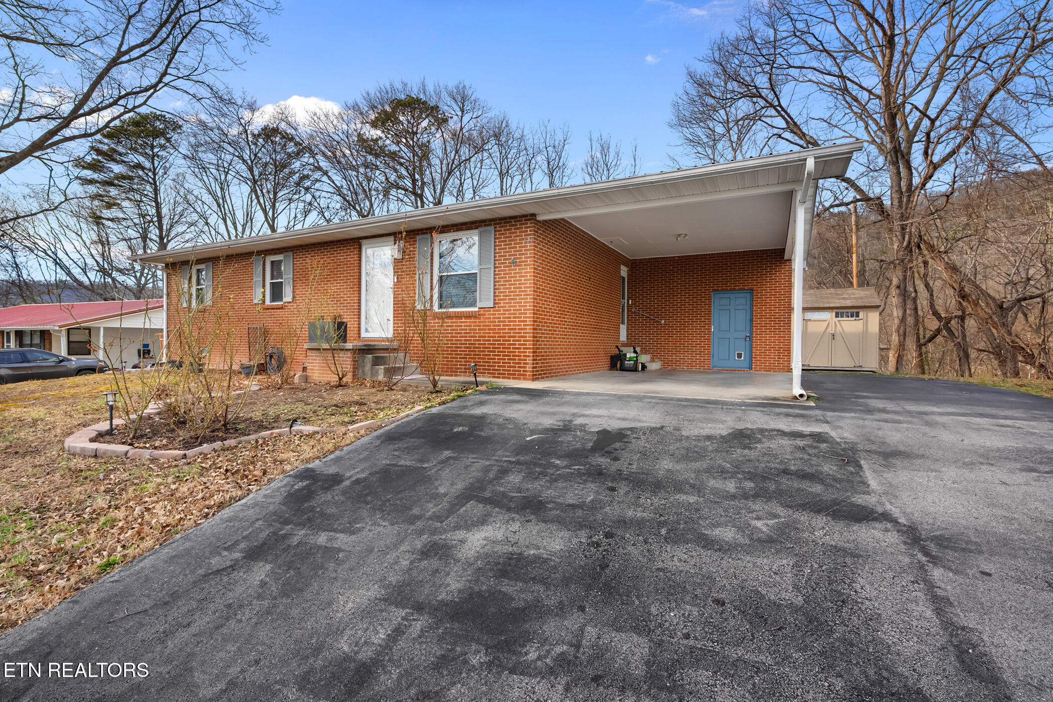 121 Rosemont Lane Harriman TN 37748