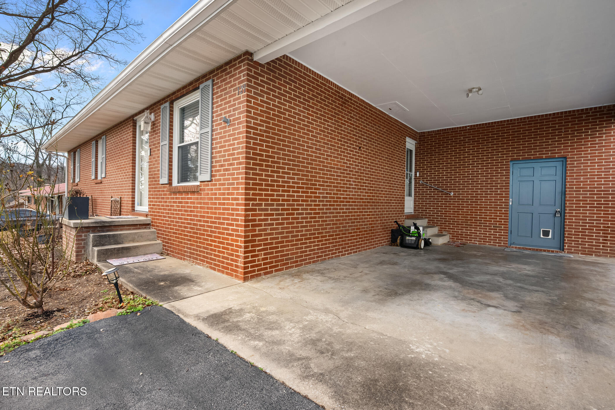 121 Rosemont Lane Harriman TN 37748