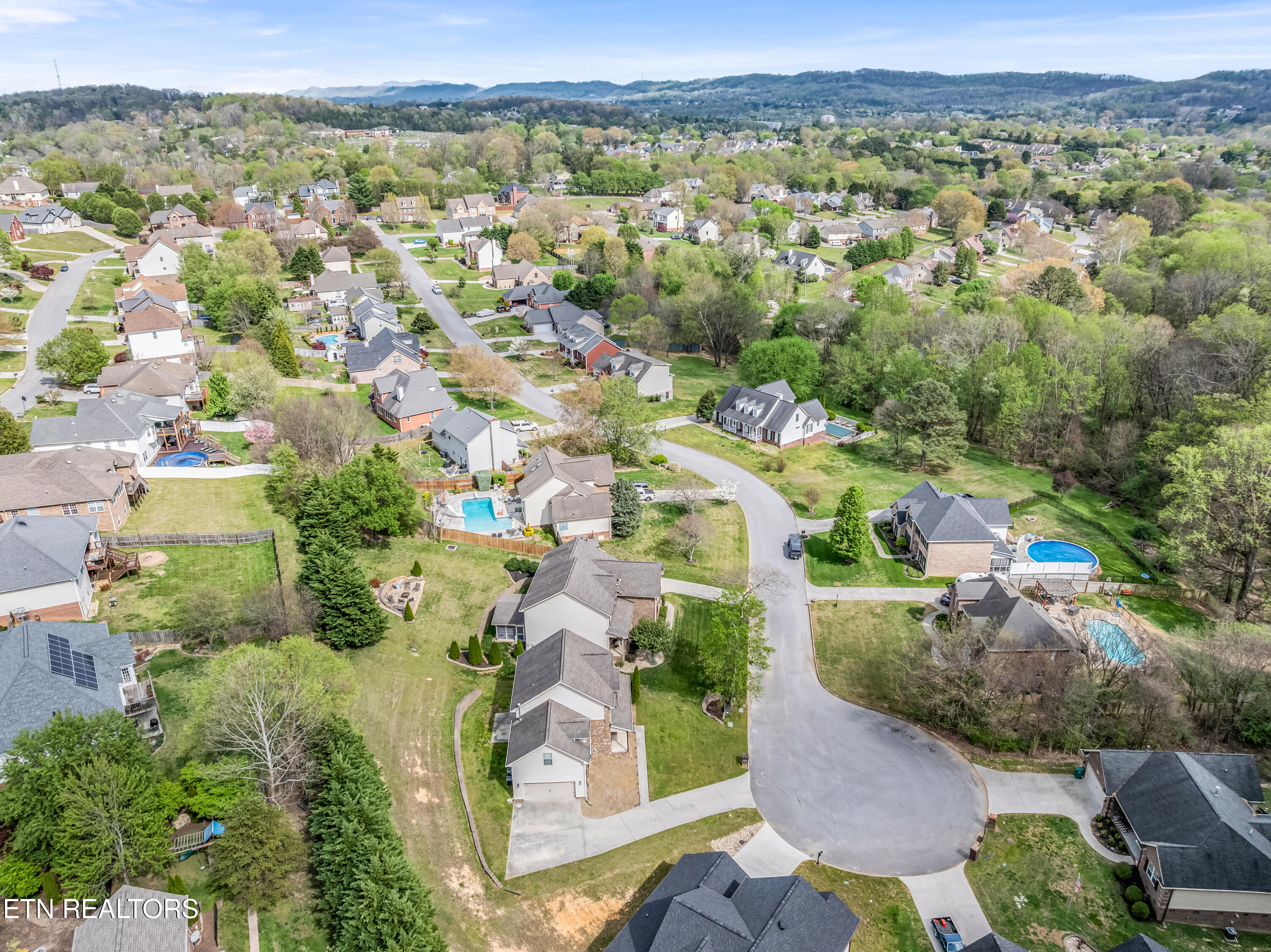 807 Galloping Lane Powell TN 37849