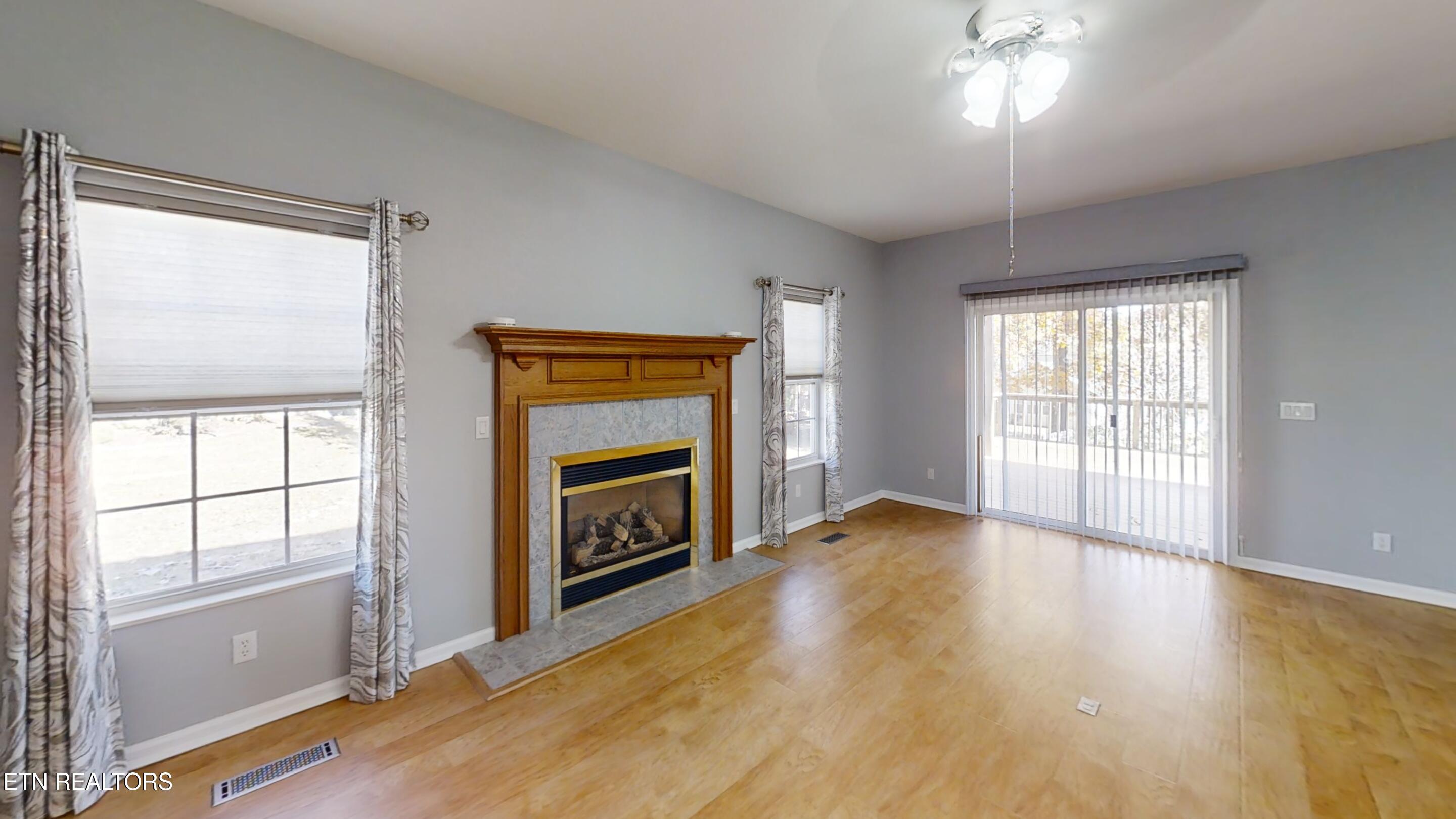 172 Hawthorn Loop Crossville TN 38555