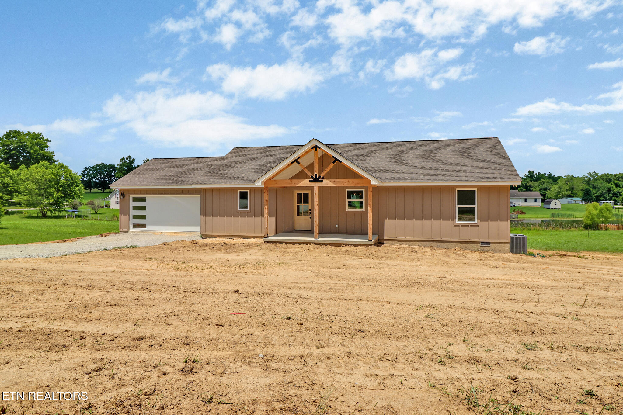 817 Hack Beaty Road Grimsley TN 38565