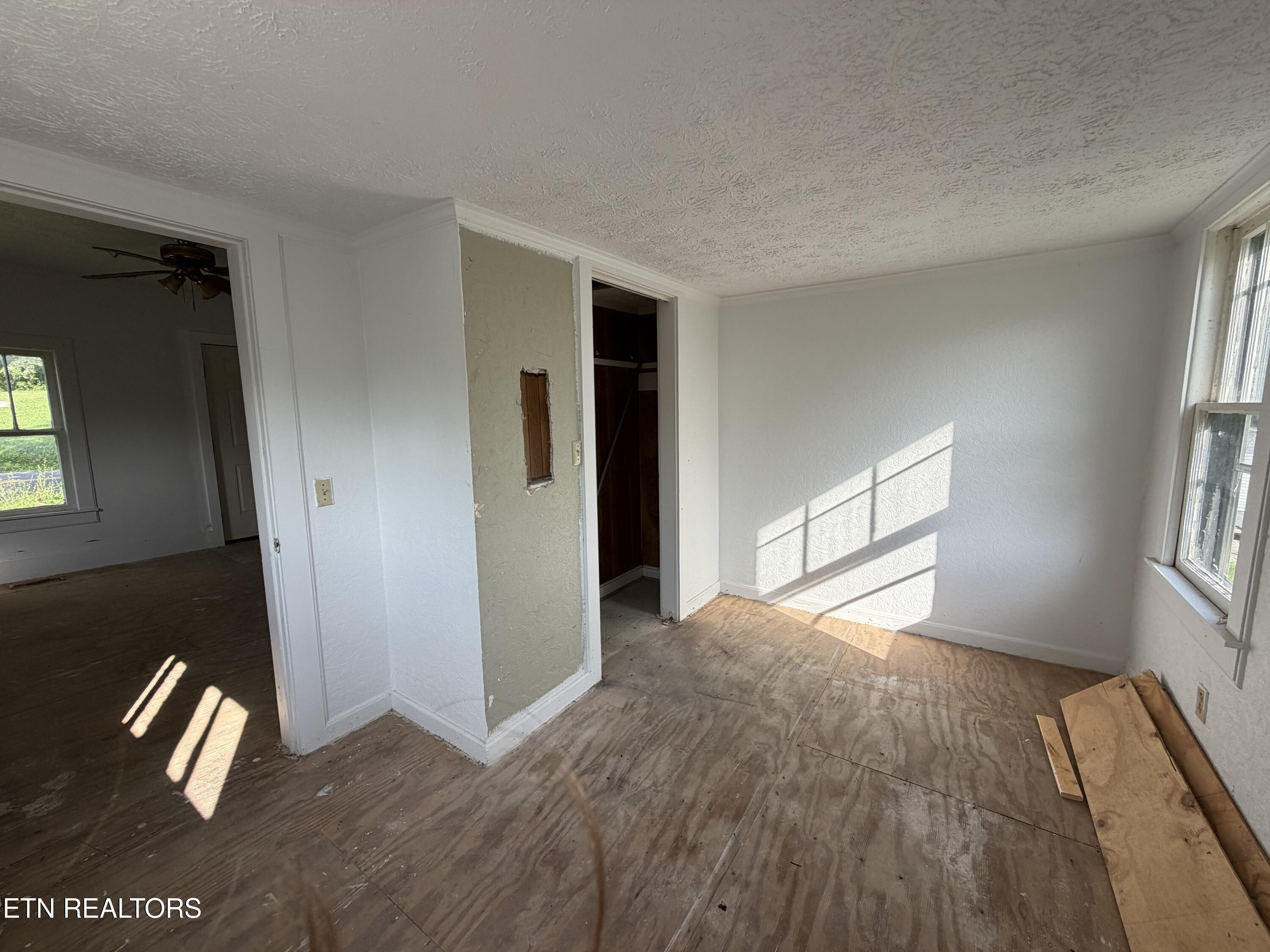 911 Loop Road Lafollette TN 37766