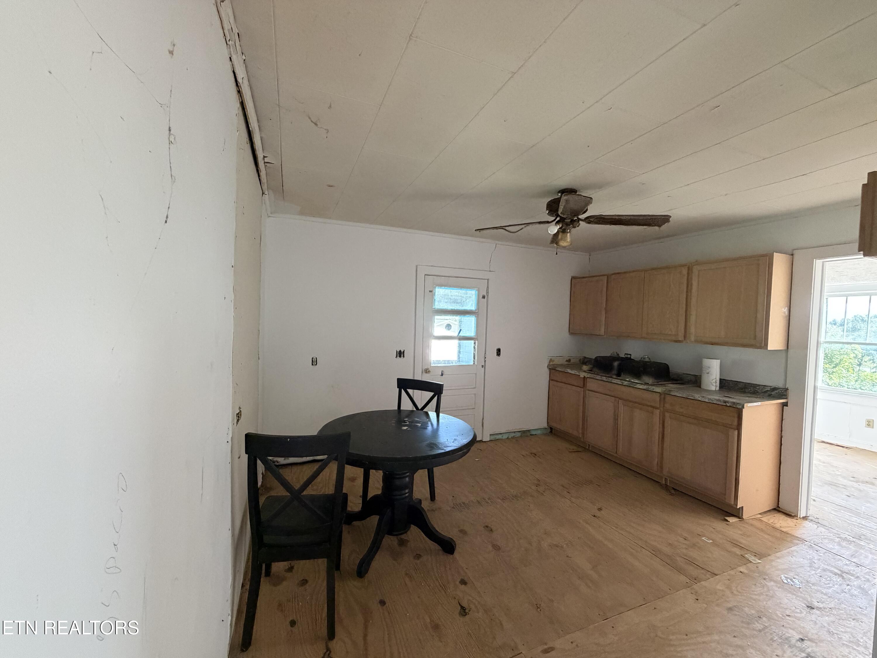 911 Loop Road Lafollette TN 37766