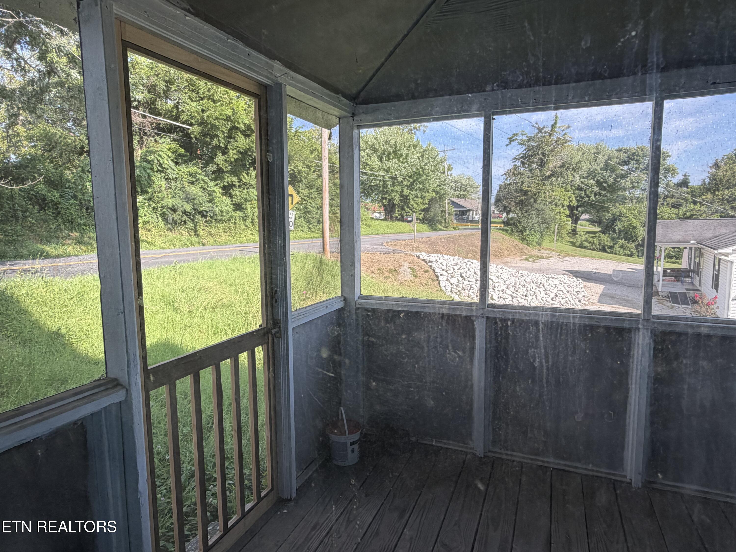 911 Loop Road Lafollette TN 37766