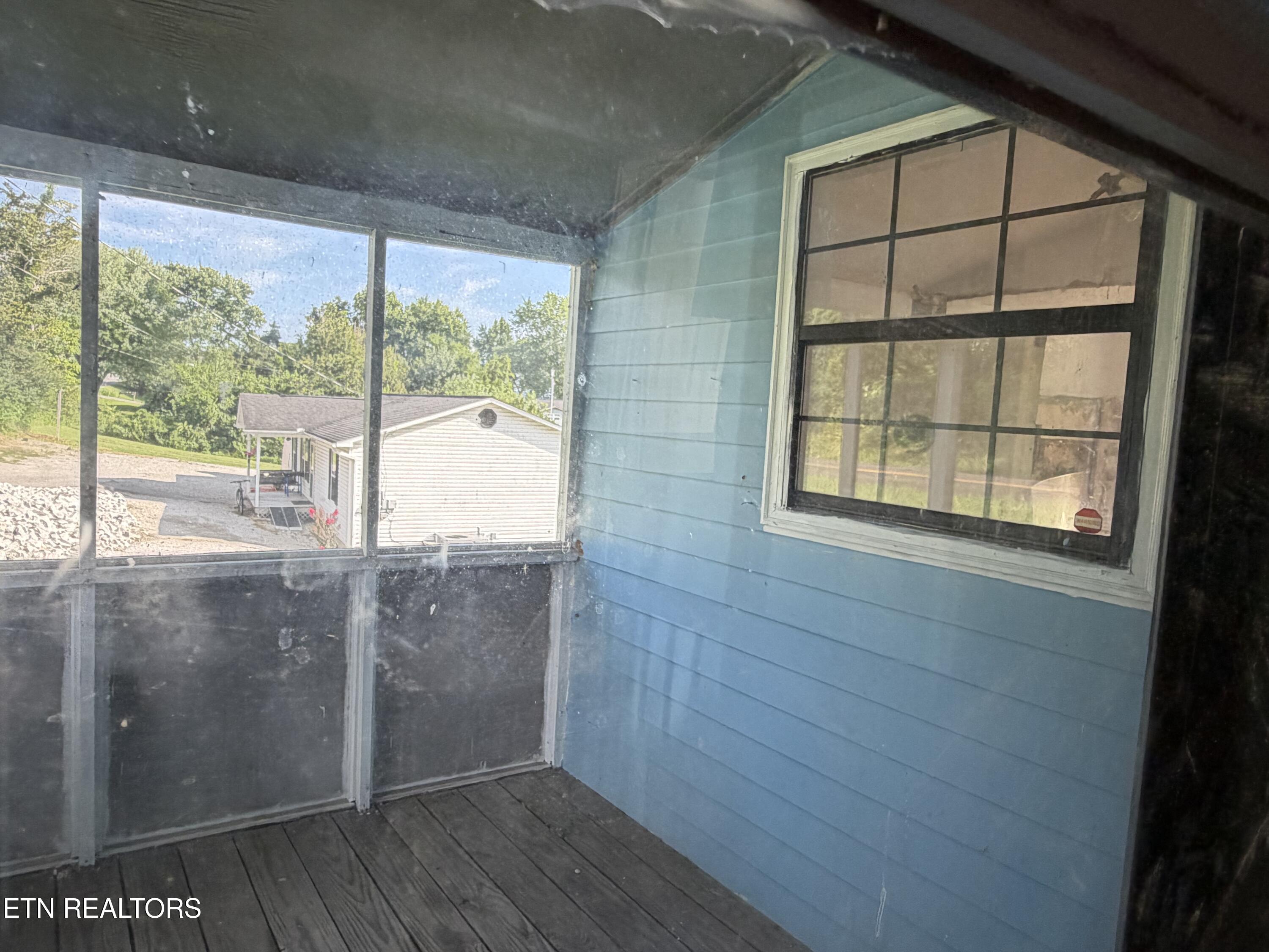 911 Loop Road Lafollette TN 37766
