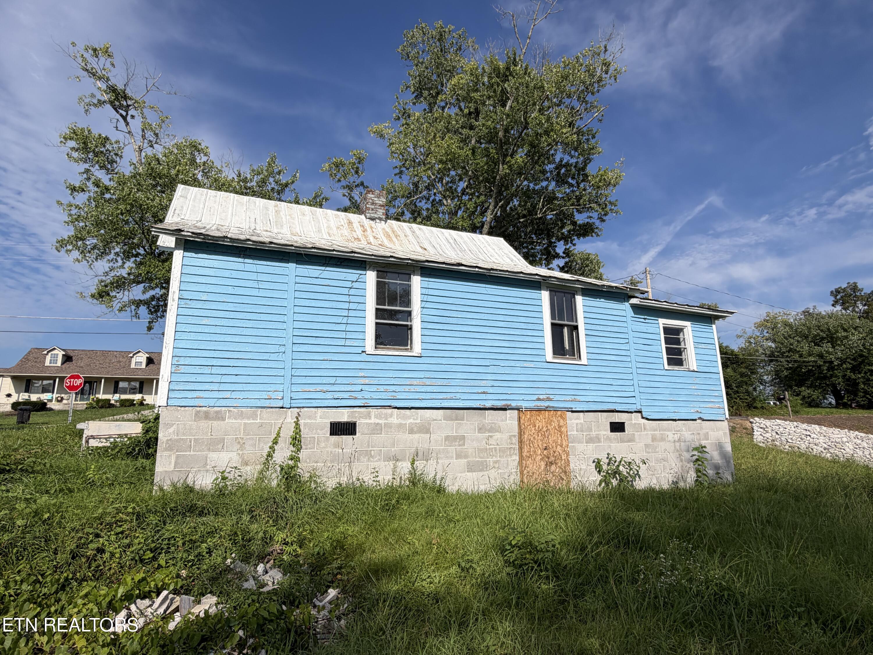 911 Loop Road Lafollette TN 37766