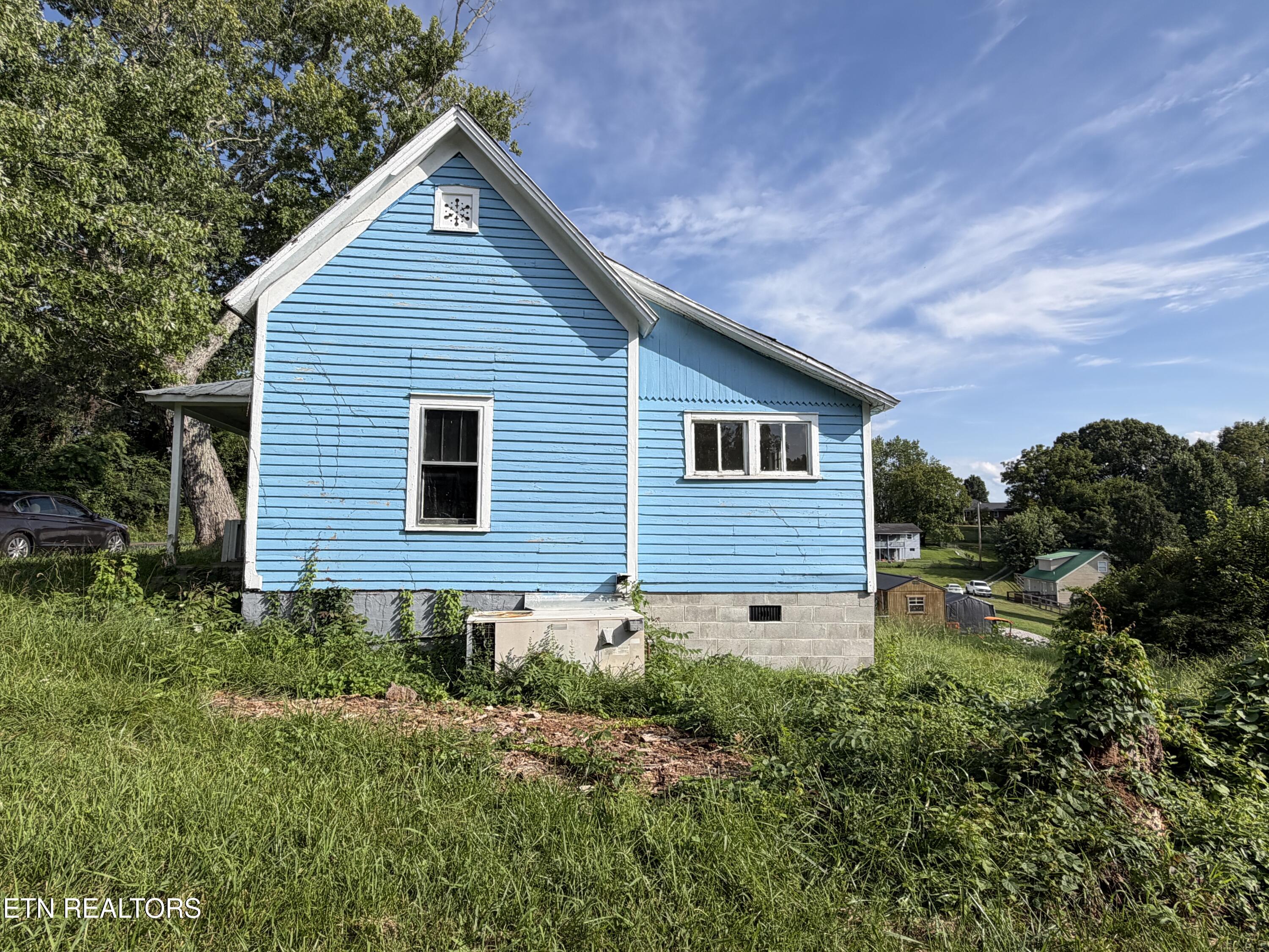 911 Loop Road Lafollette TN 37766