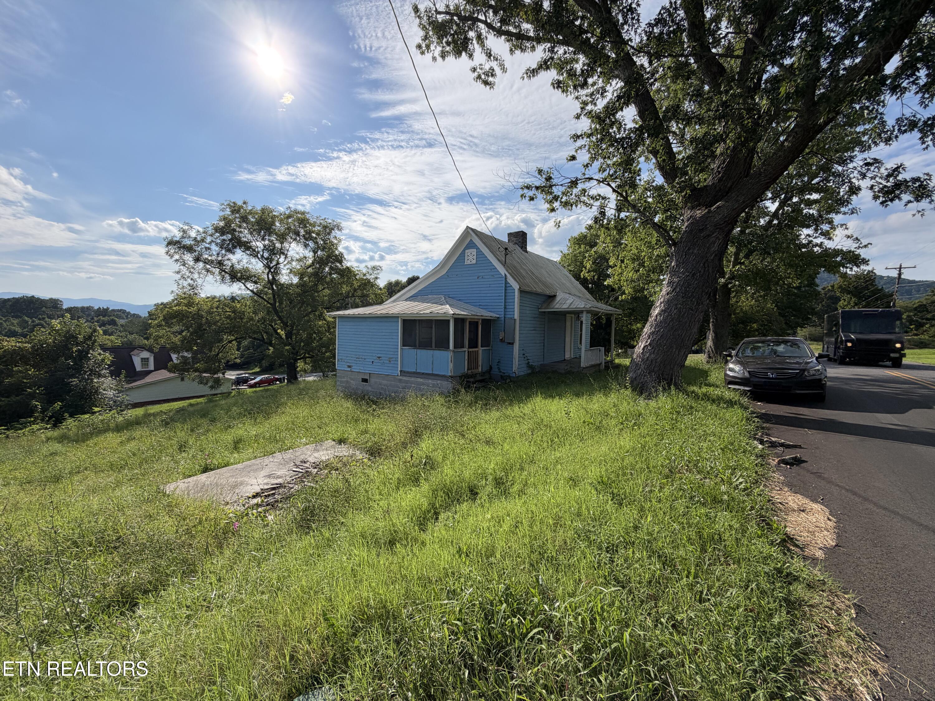 911 Loop Road Lafollette TN 37766