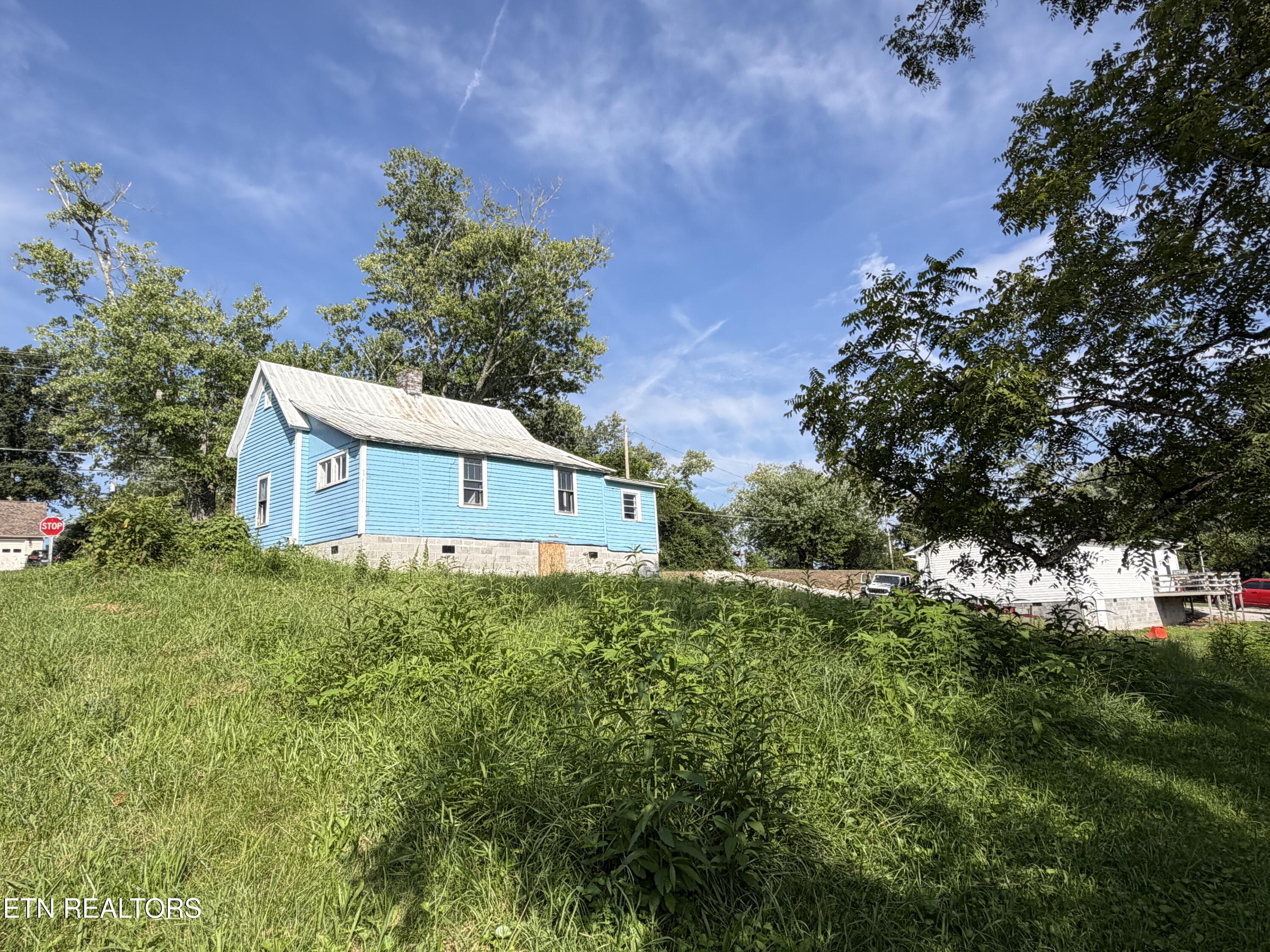 911 Loop Road Lafollette TN 37766
