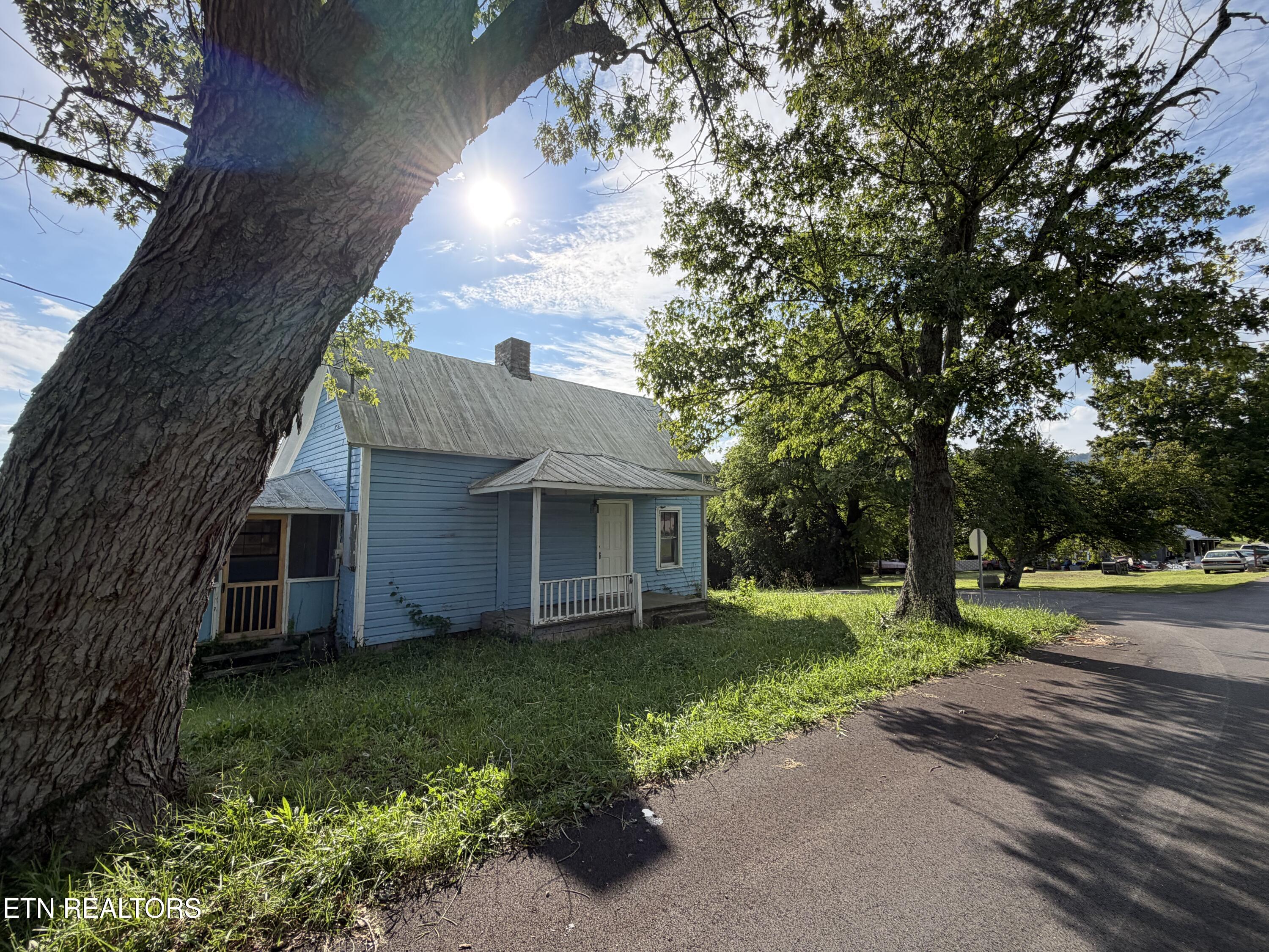 911 Loop Road Lafollette TN 37766